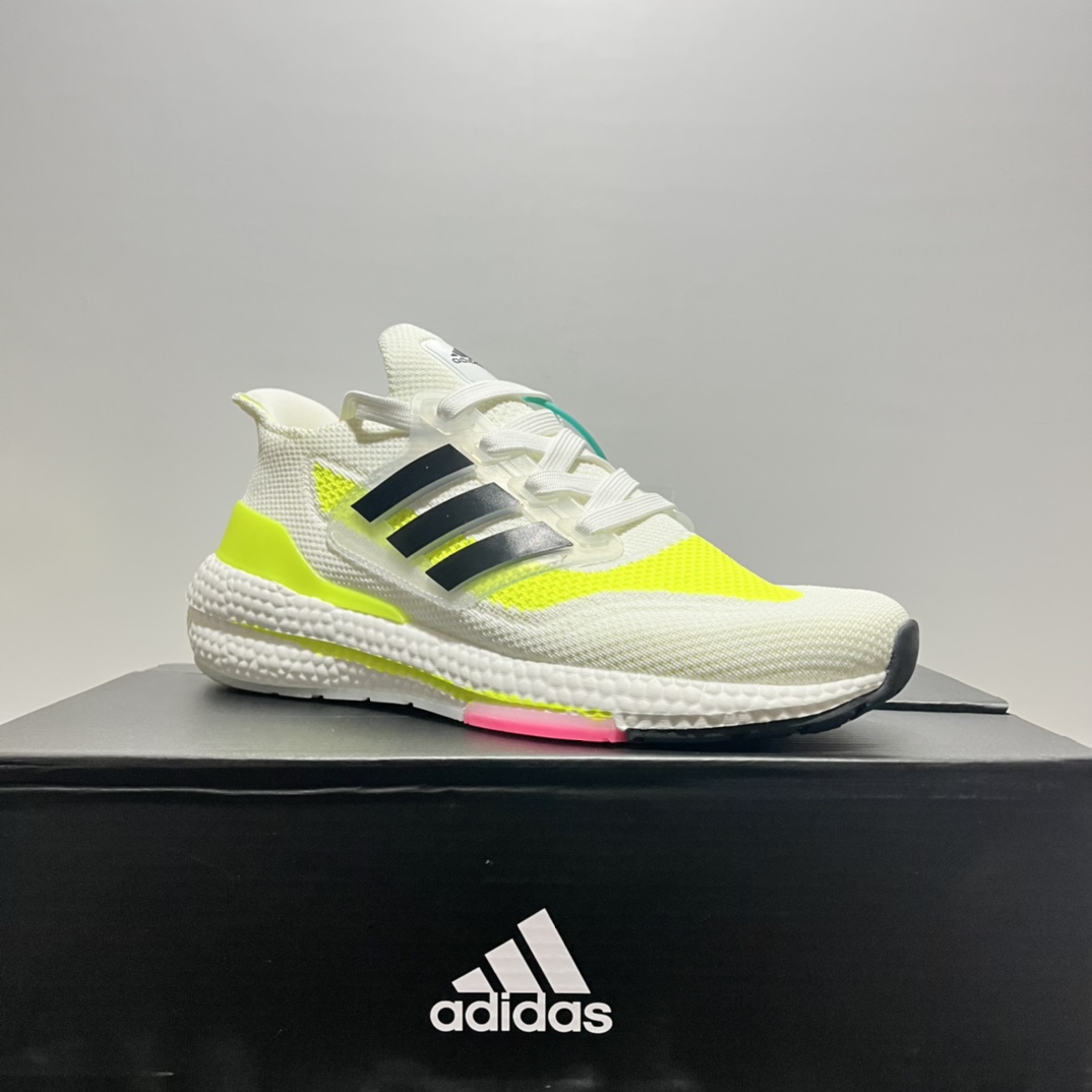 特价🔥🔥🔥高版本 💰165
阿迪达斯 Adidas UB7.0 爆米花👟 前凸后翘的adidas ultra boost 2021系列正式曝光，新一代的ulrtra boost 21在中底的部分添加了更多的boost材质面积，除了部分标志性的细节处外，这次更新的款式以前凸后翘的流线型呈现。中底的支撑片也变成了造型奇特的U型，鞋子设计十分有速度感 尺码36-44