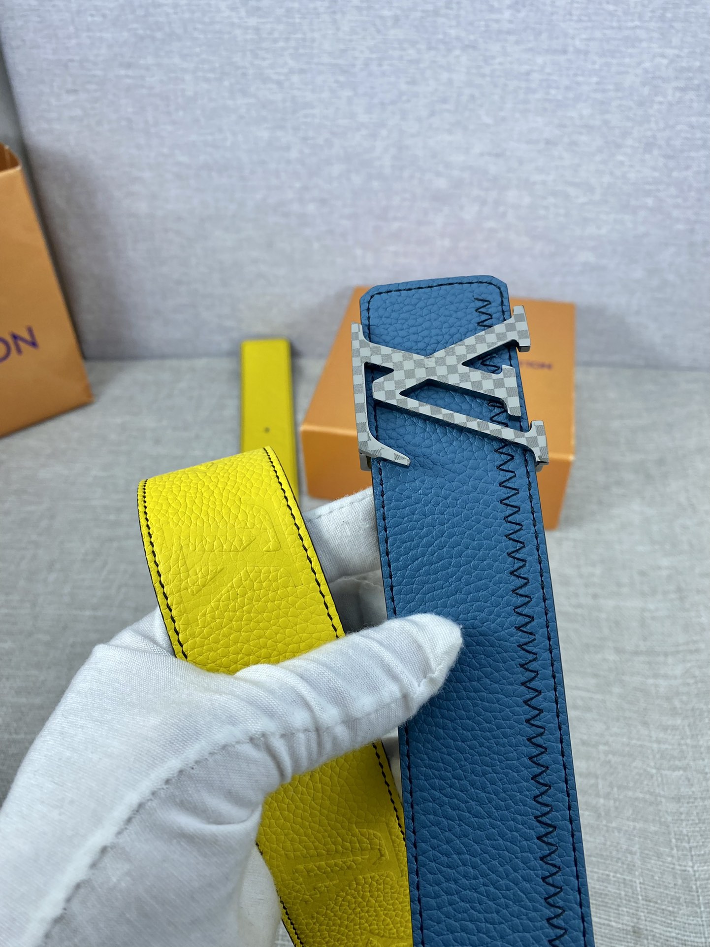 LV Initiales Color Blocks 双面腰带为经典设计注入潮流格调 9