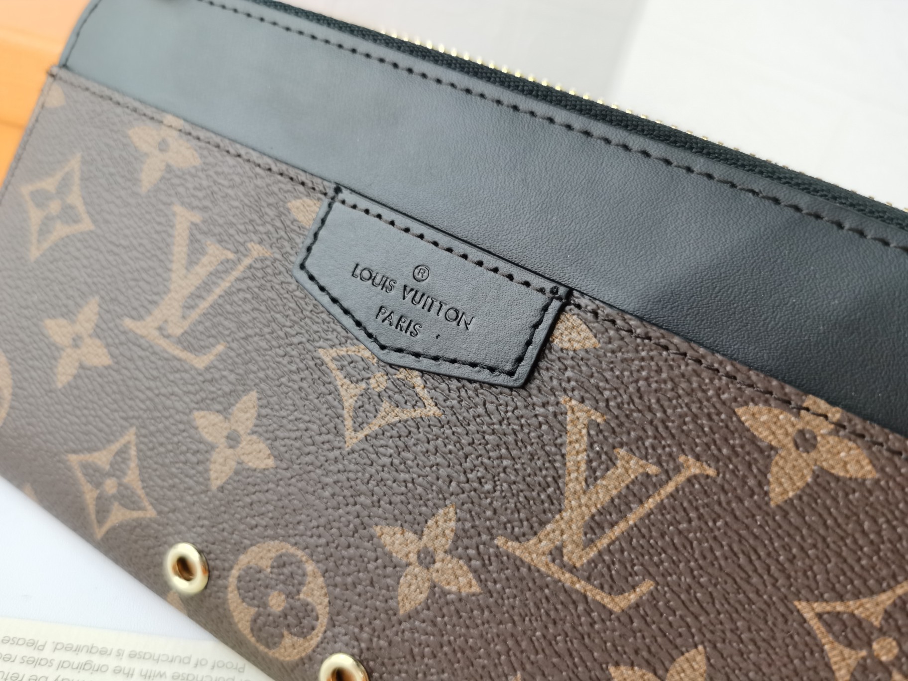 Zippy Dragonne ラウンドファスナー財布 - ルイ・ヴィトンへのオマージュ