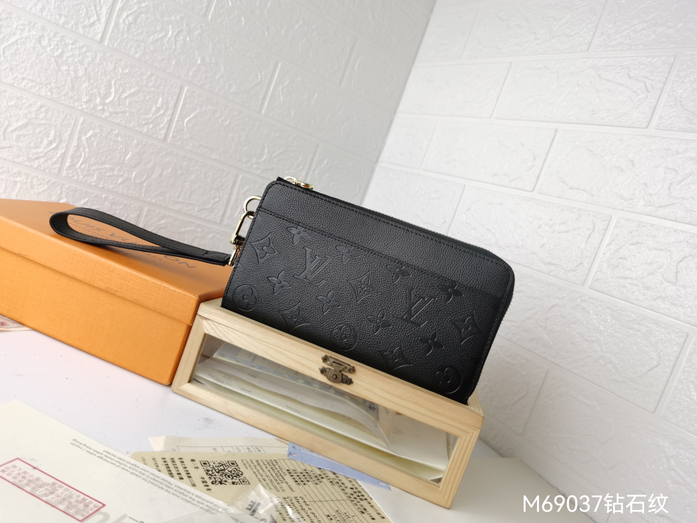 Zippy Dragonneラップ財布 - シンプルでスタイリッシュなデザイン