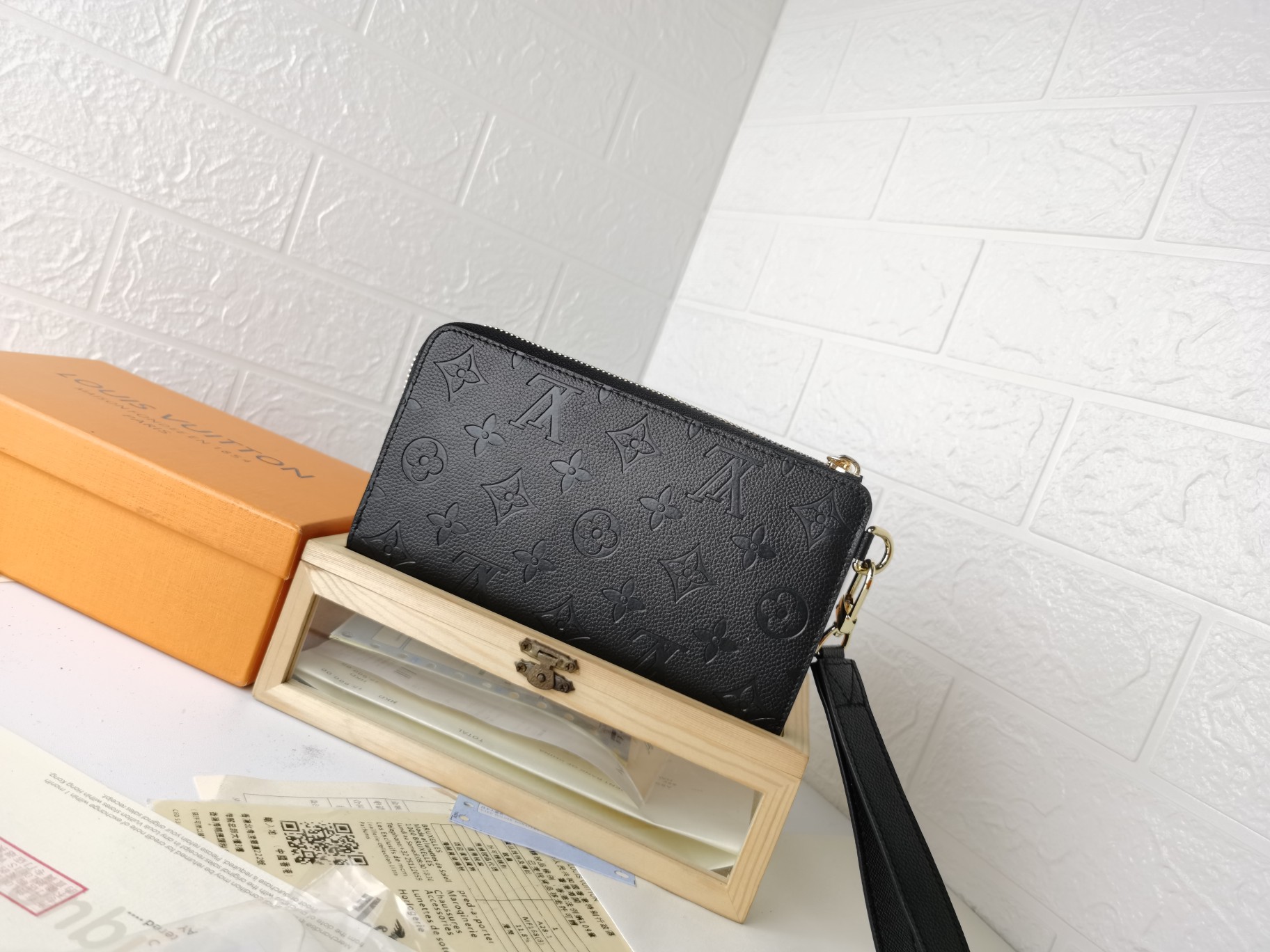 Zippy Dragonneラップ財布 - シンプルでスタイリッシュなデザイン