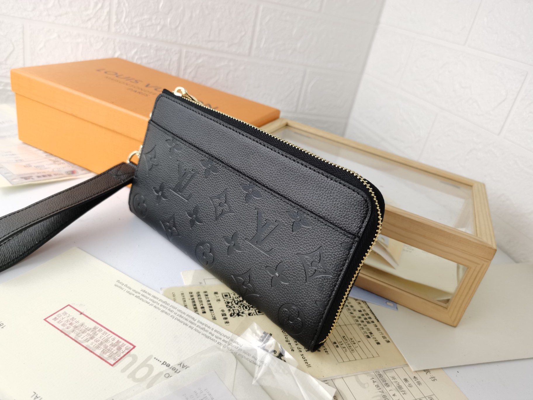 Zippy Dragonneラップ財布 - シンプルでスタイリッシュなデザイン