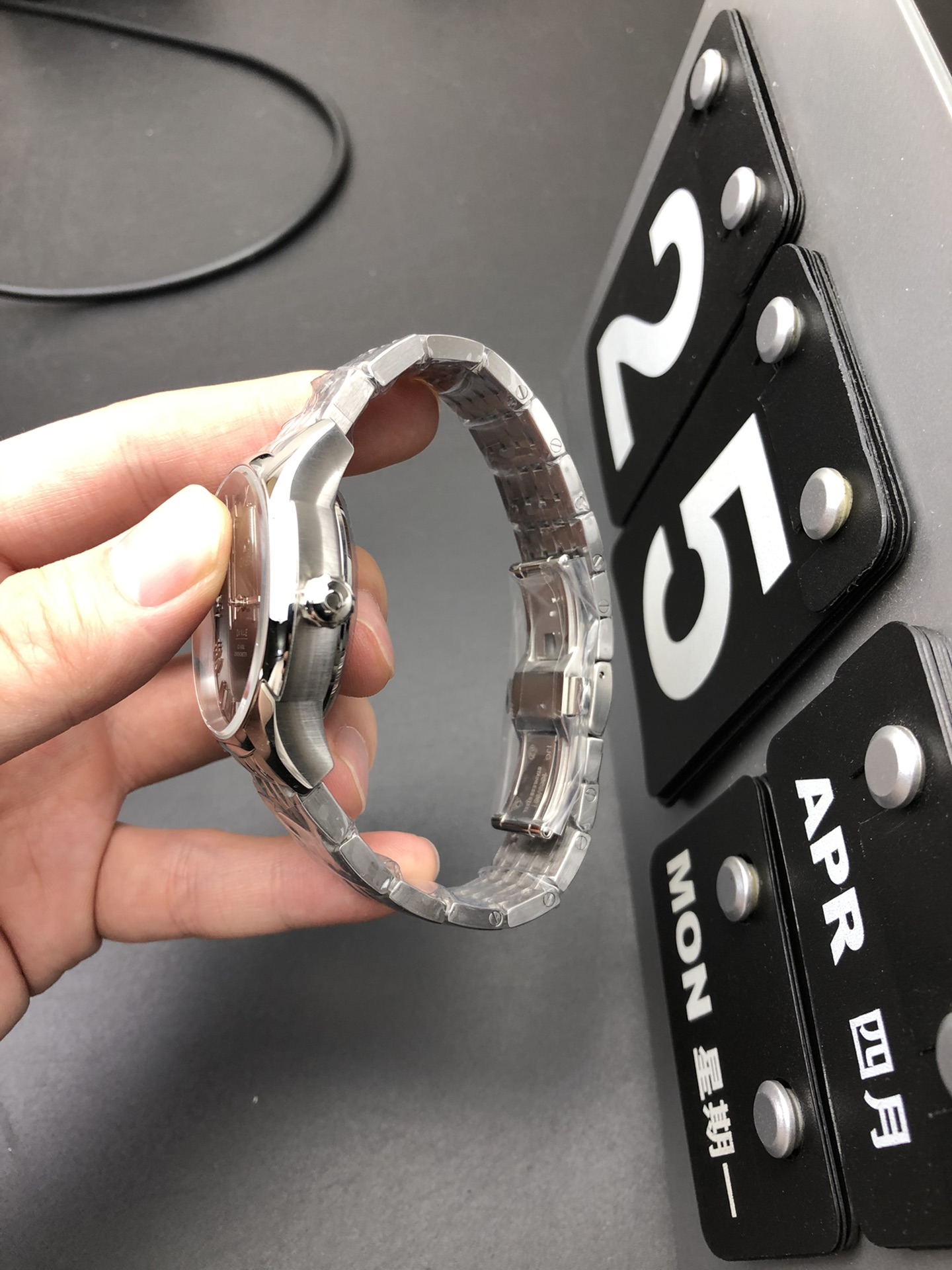 Omega 黑面大蝶飞