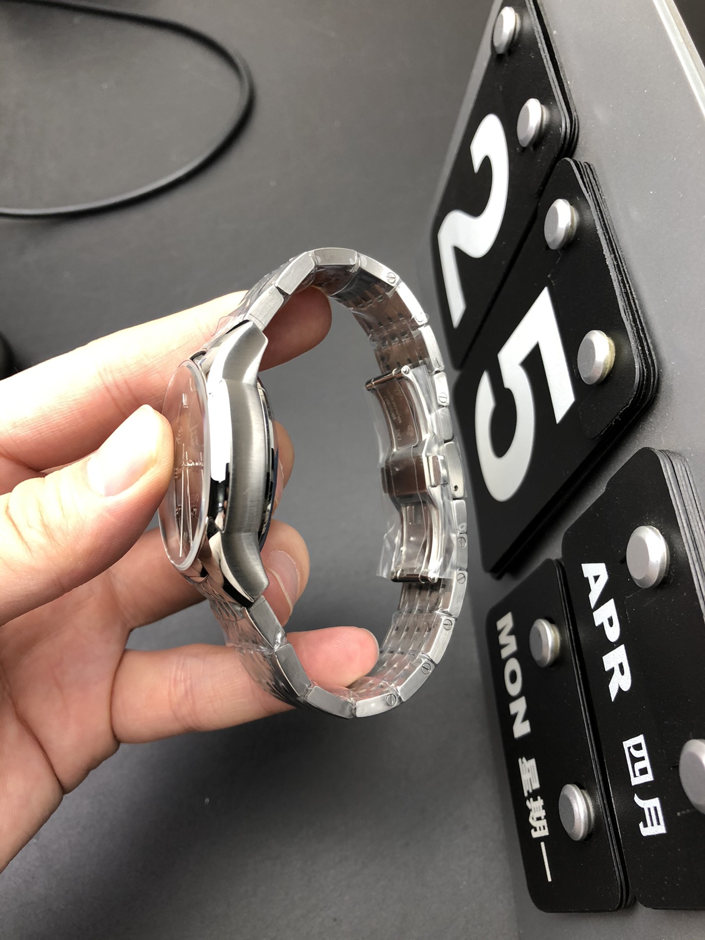 Omega 黑面大蝶飞