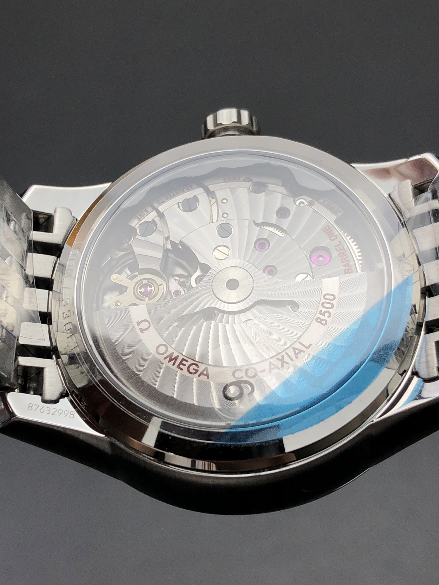 Omega 黑面大蝶飞