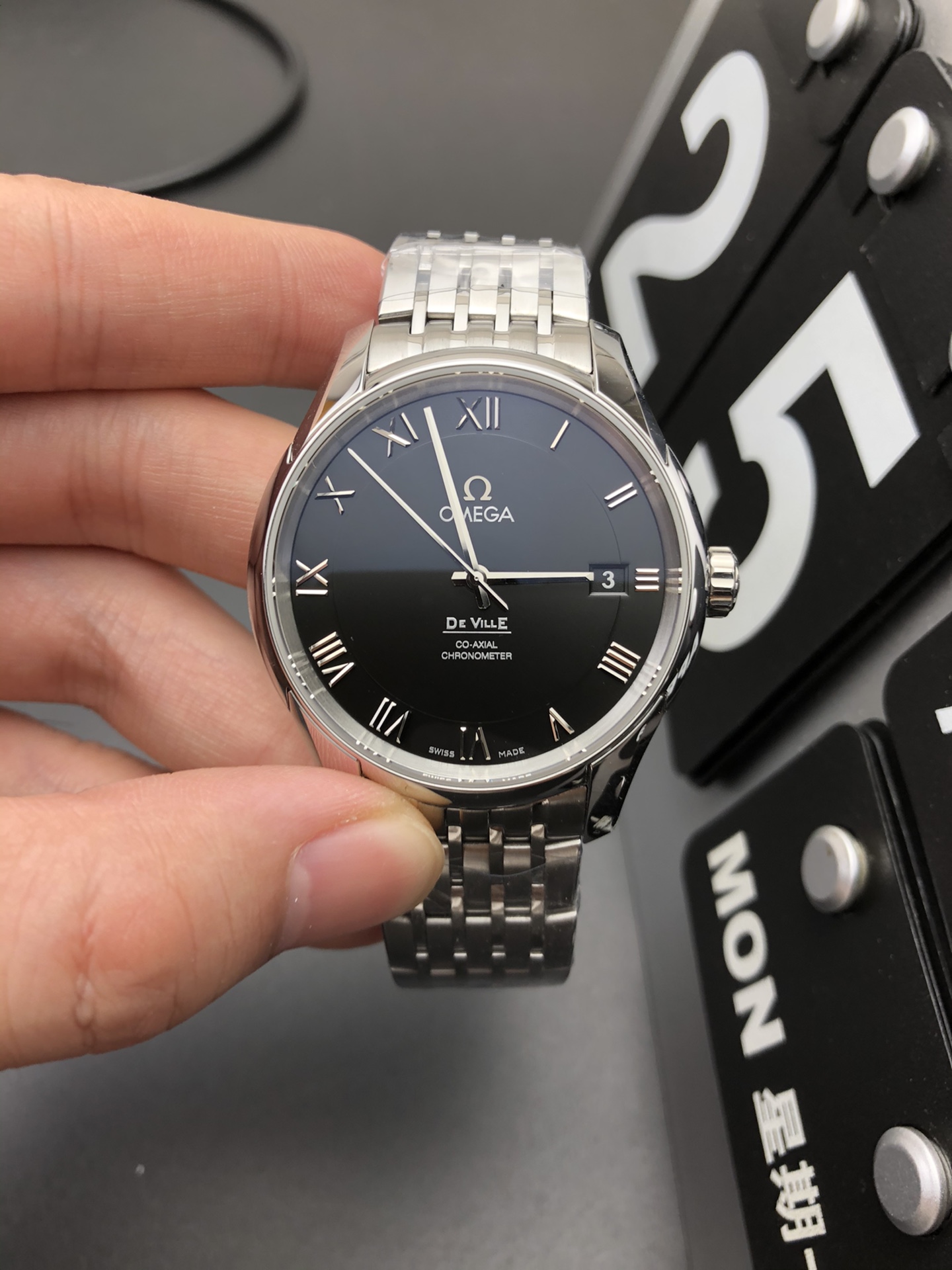 Omega 黑面大蝶飞