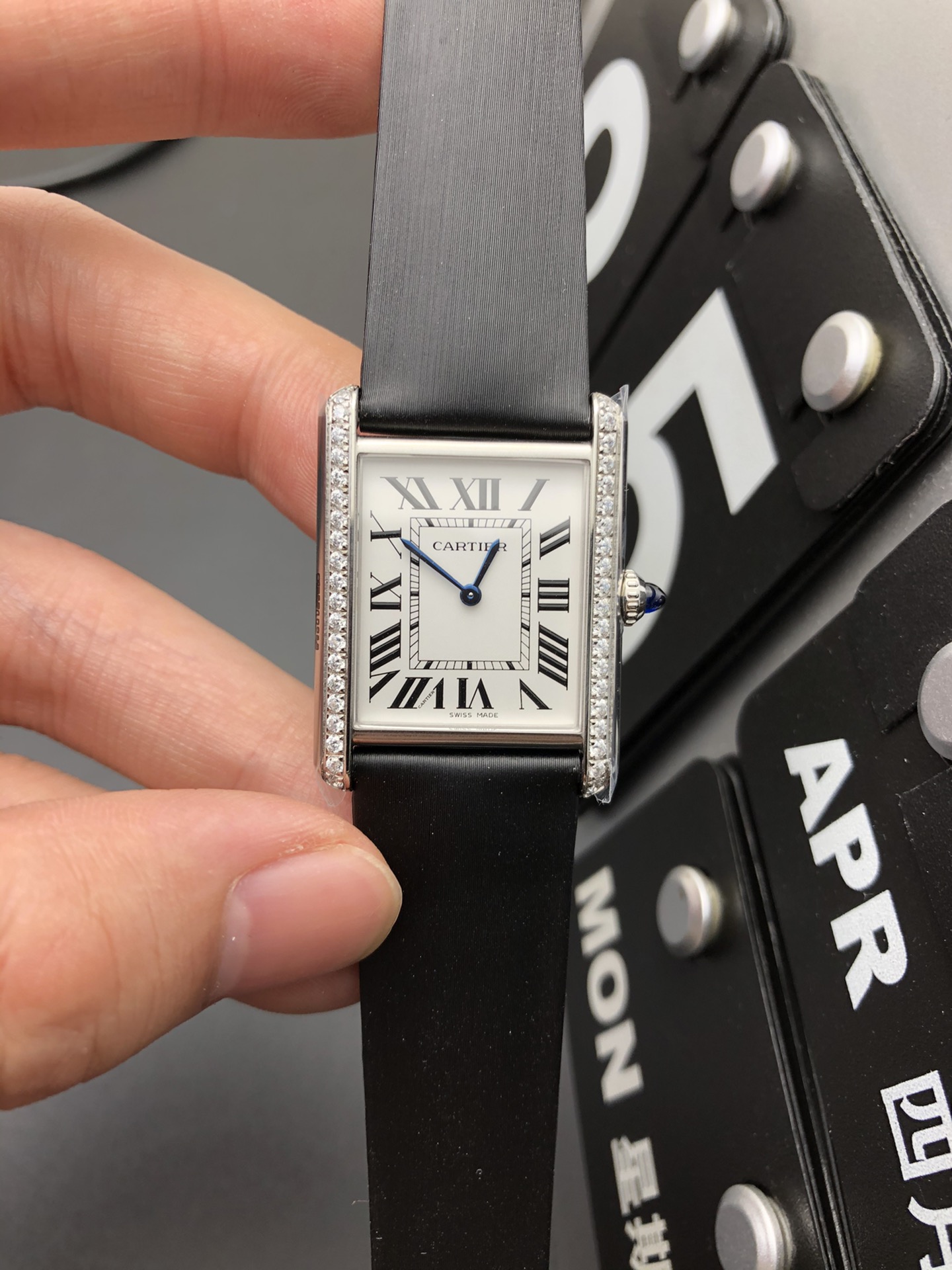 Cartier K11 钻圈坦克
