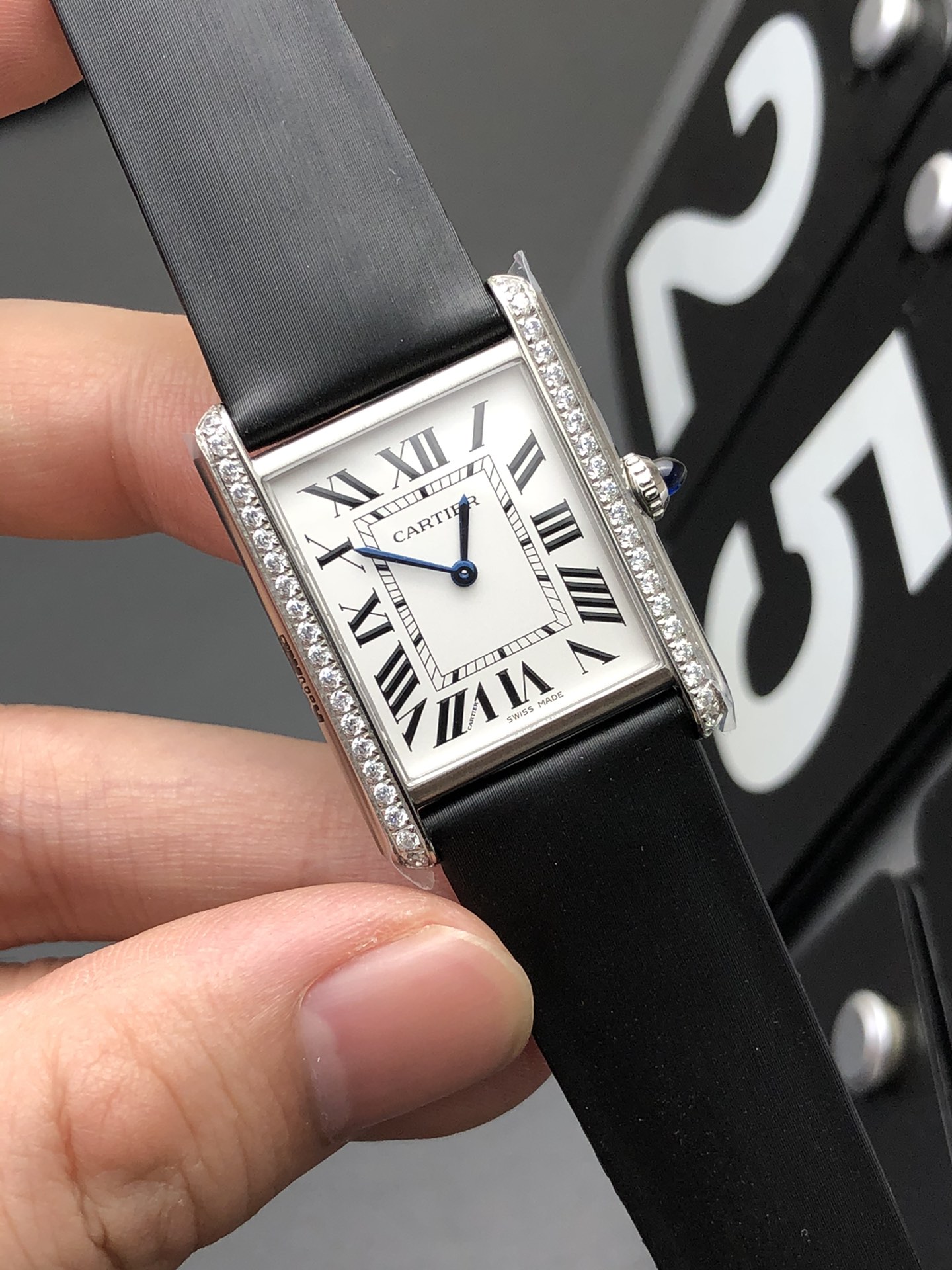 Cartier K11 钻圈坦克