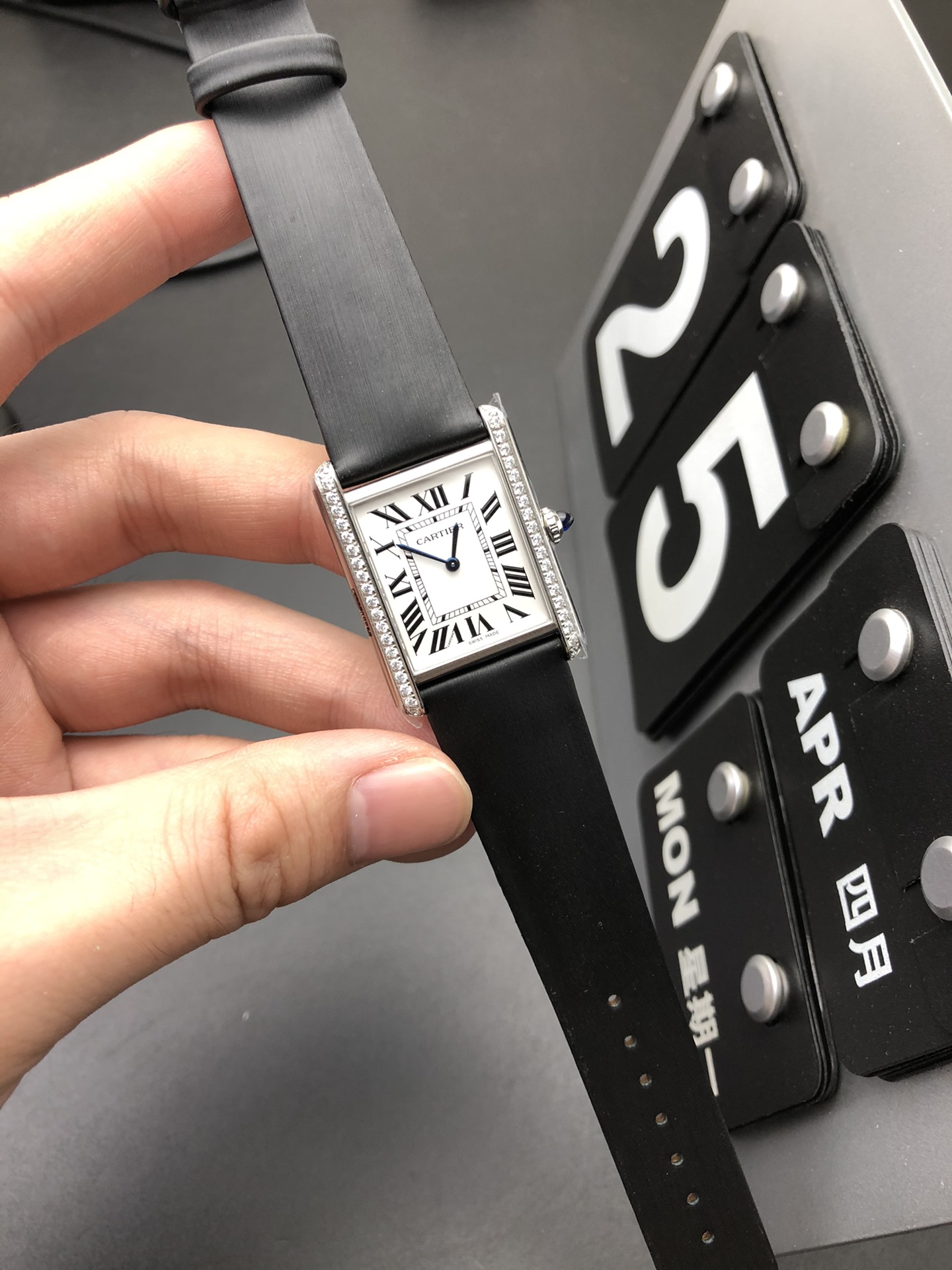 Cartier K11 钻圈坦克