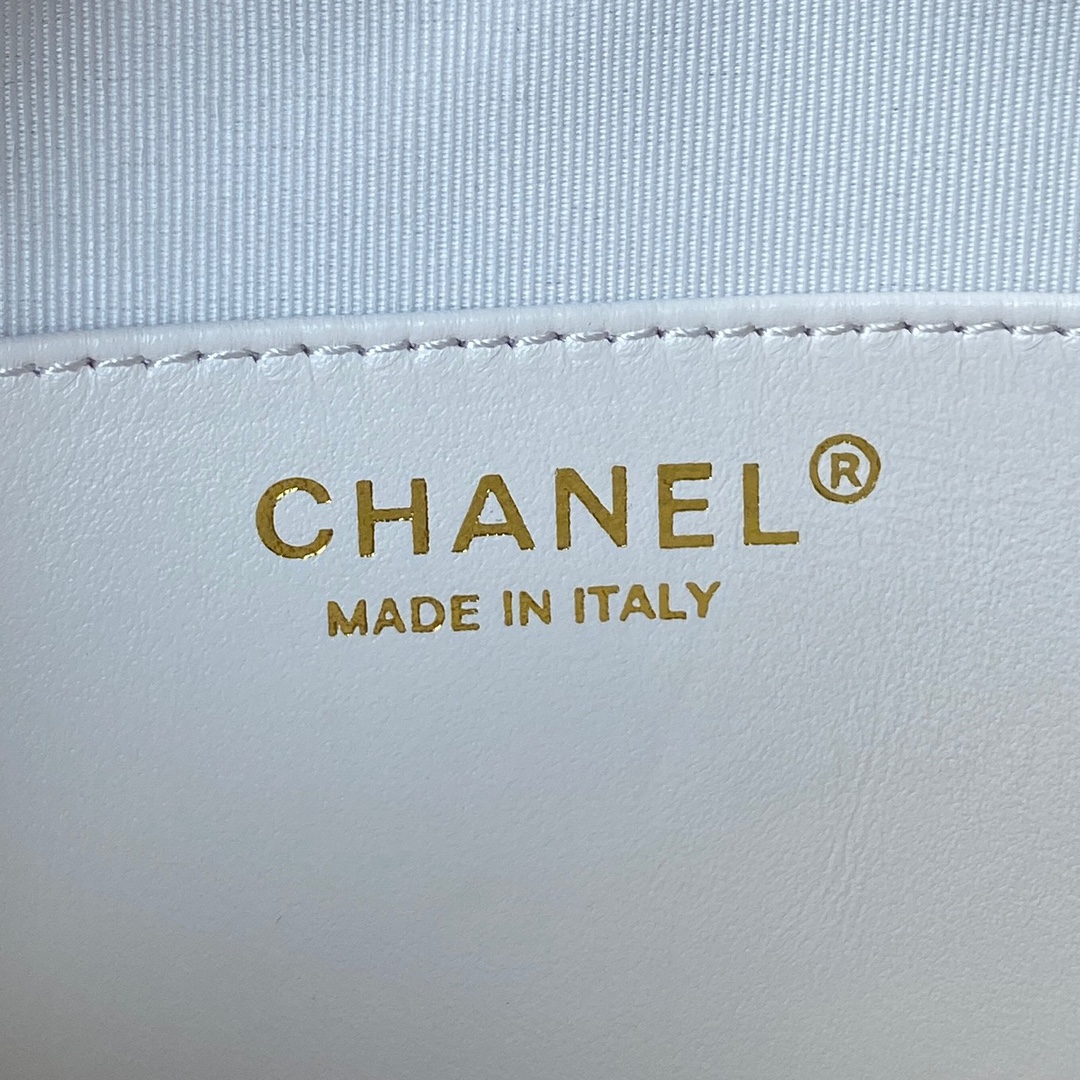 香奈儿Chanel 700爱心包 AS3191 时装创作2022早春女装系列