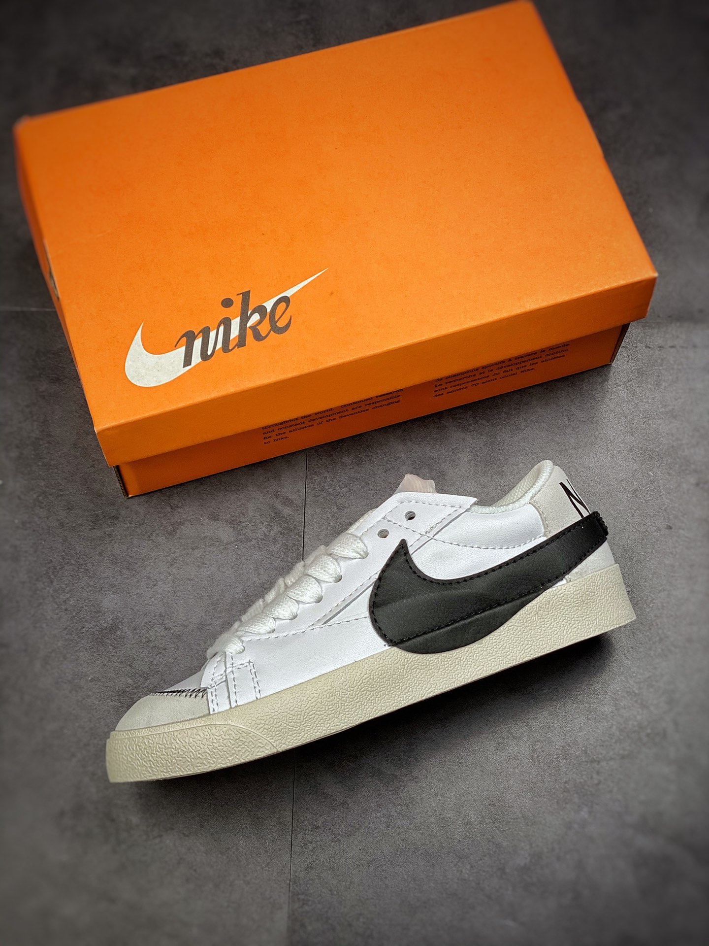150 Nike Blazer Low’77 Jumbo 白灰黑 经典百搭低帮板鞋 DQ1470-101
