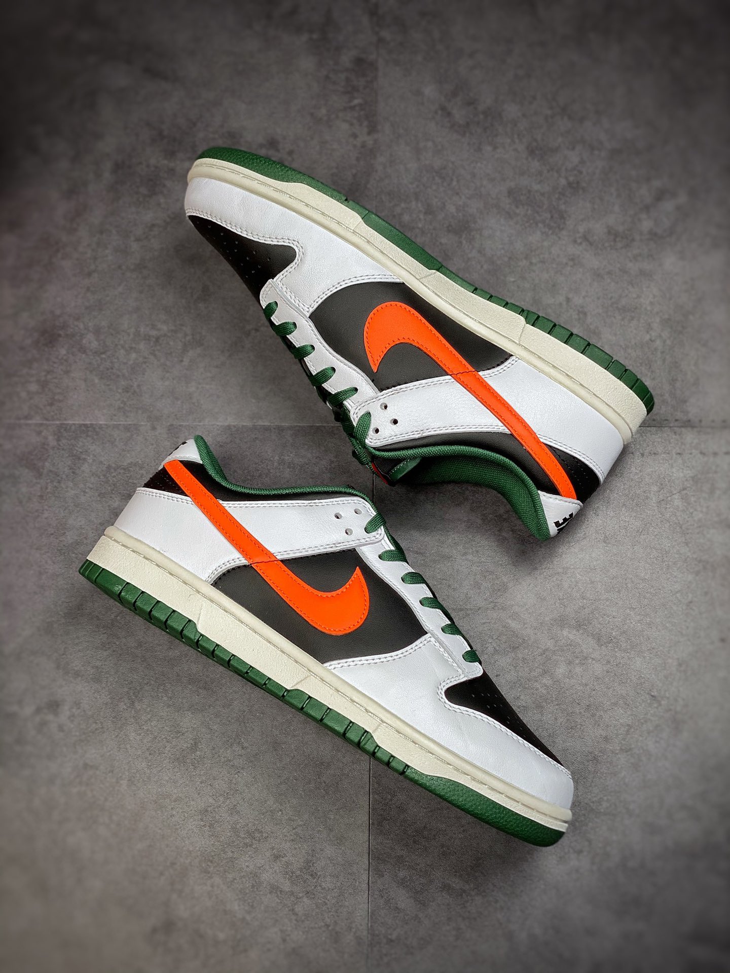 320 Nike Dunk Low ”White/Black/Green” 白黑绿 DO7412-997
