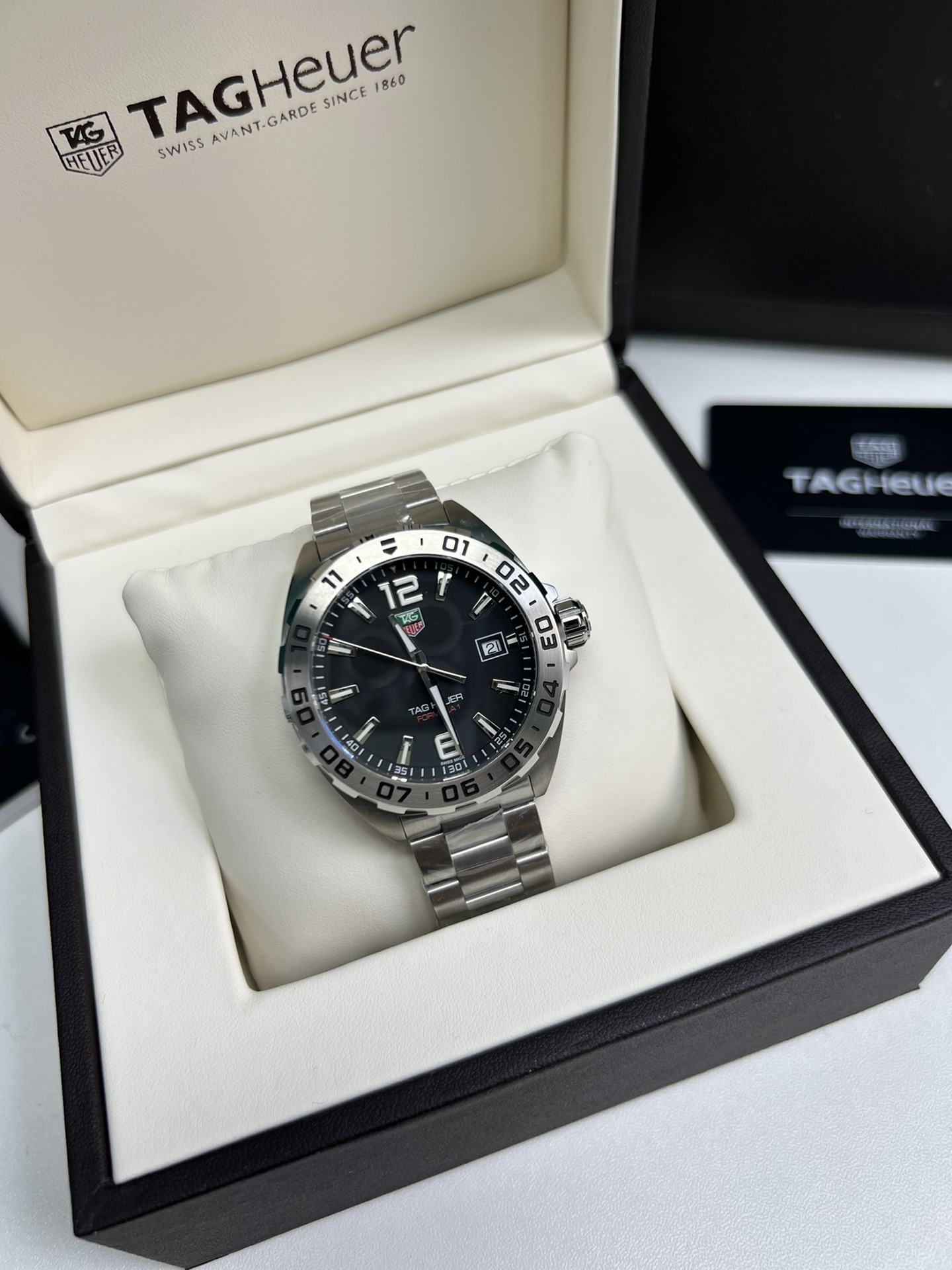 Lote de relojes de cuarzo originales Tagheuer TAG Heuer serie F1, más de 10,000 contadores, tanto en términos de mano d…