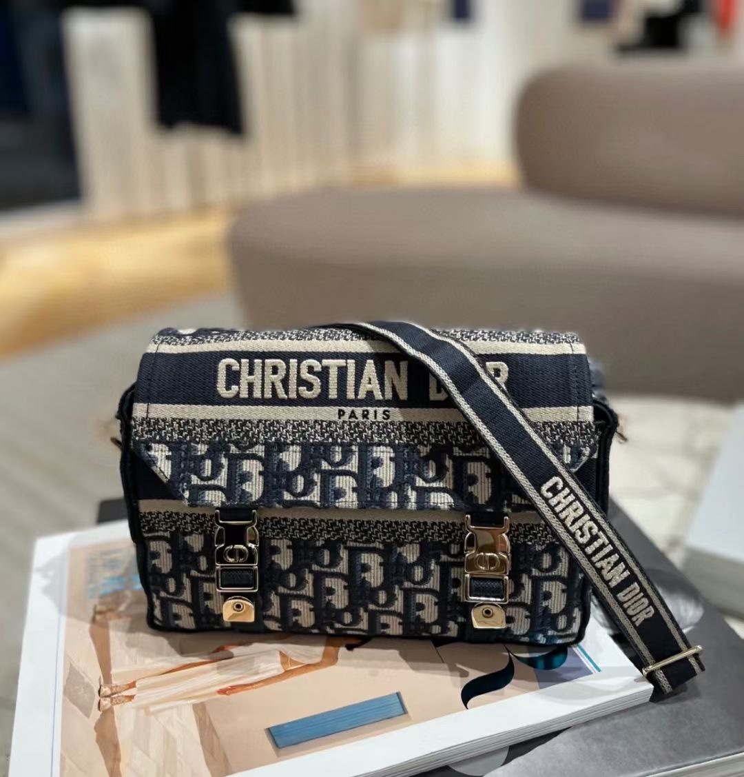 NO:213460,Large and small upper body renderings...!  !  ,dior,dior19860909大小号上身效果图...！！,迪奥,dior,Bag