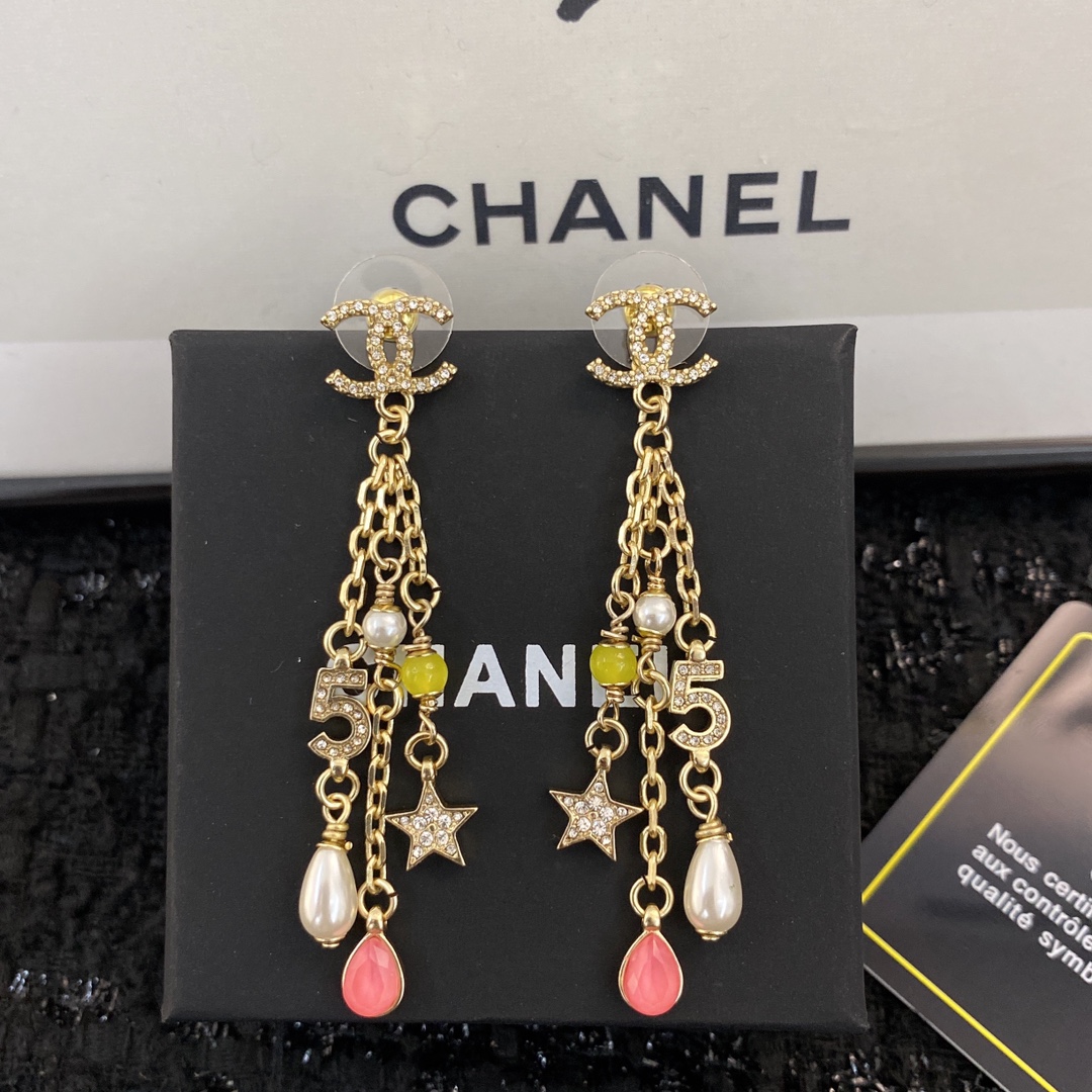  编码E1834  
🛍耳钉热销款火爆上新❣
🛍同步专柜‼独家高端品质实拍图‼代购级别‼做工精致细腻👍重