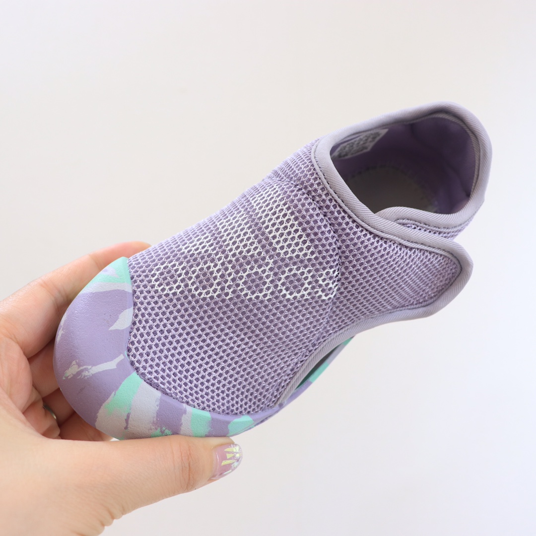 图片[4]-AD3.0包头网面凉鞋‼️ AD儿童包头凉鞋 新款，每年的爆款！实在太经典好穿！采用柔韧透气网面，搭配耐磨橡胶鞋底，新升级的质量，比往年更上一个档次✅ 泡棉缓震鞋垫更加轻盈舒适，脚感柔软！与脚底贴合度很好，不会打滑！-选品中心