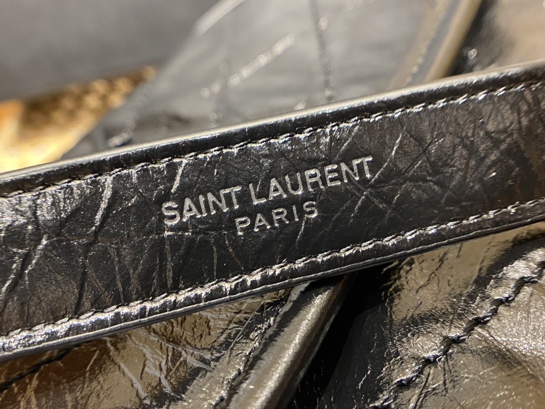 YSL 𝐍𝐢𝐤𝐢 22𝐜𝐦 邮差包 633151黑色/银链