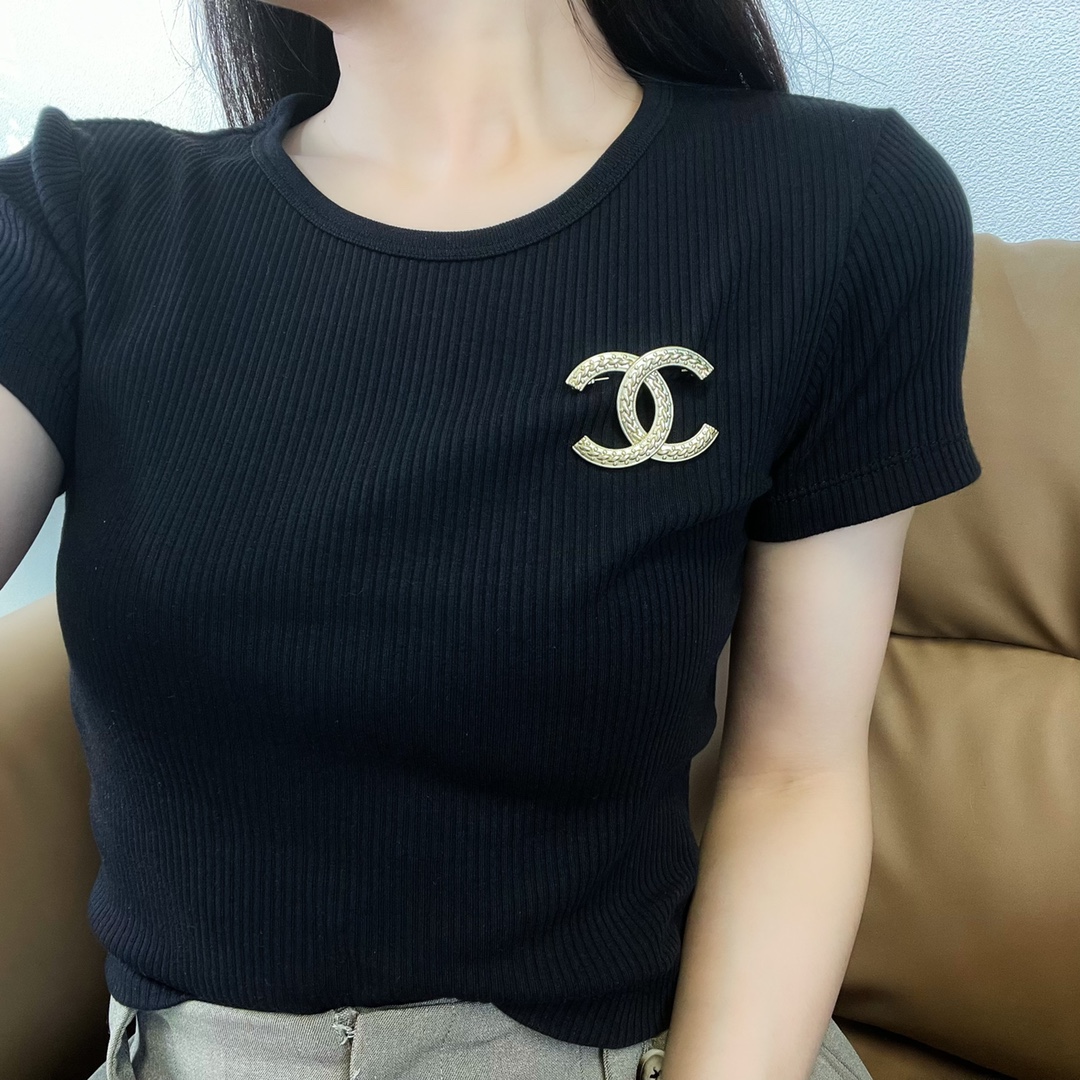 新款☑️CHANEL香奈儿双c胸针