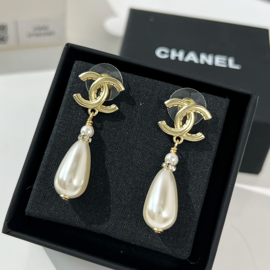 新款☑️CHANEL香奈儿双c珍珠耳钉耳环