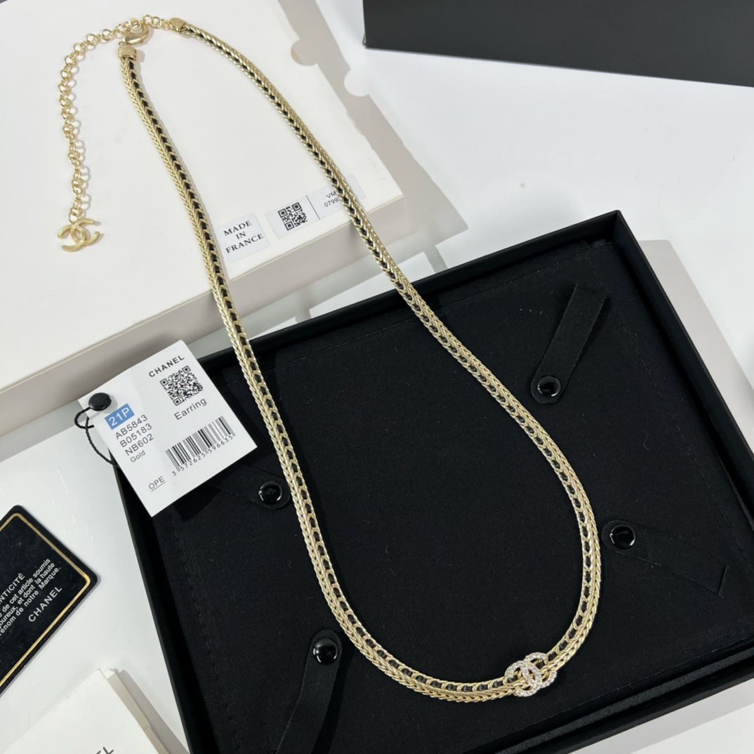 新款☑️CHANEL香奈儿双c黑皮绳腰链