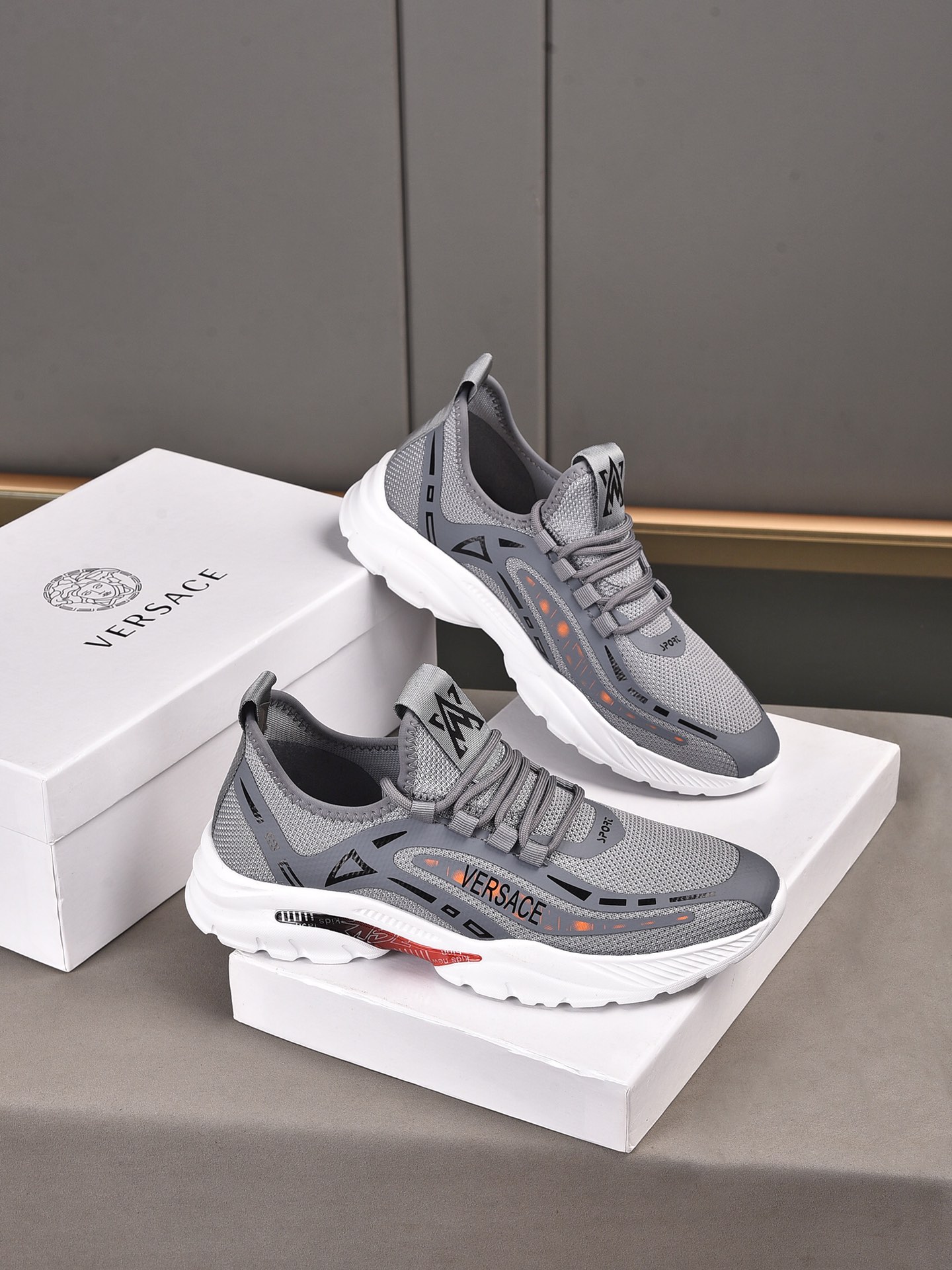 I5  范思哲2022精心打造，引爆全场不断创新的国际品牌 此款男士潮男休闲鞋，原版版本 羊里垫脚➕TPR超轻耐磨大底防滑大底，透气舒适以质量说话👄广颜色：两色可选