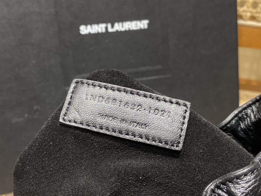 Saint laurent Ysl 专柜新款云朵型腋下链条包 681632黑色银扣