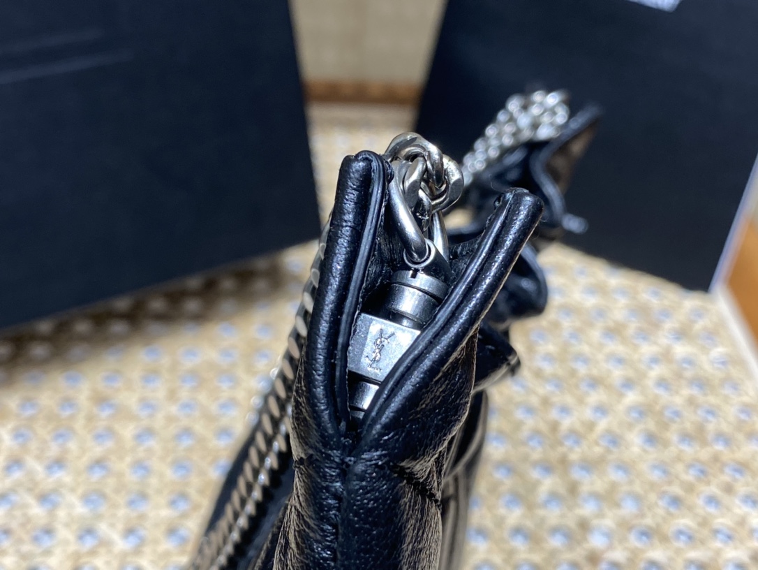 Saint laurent Ysl 专柜新款云朵型腋下链条包 681632黑色银扣