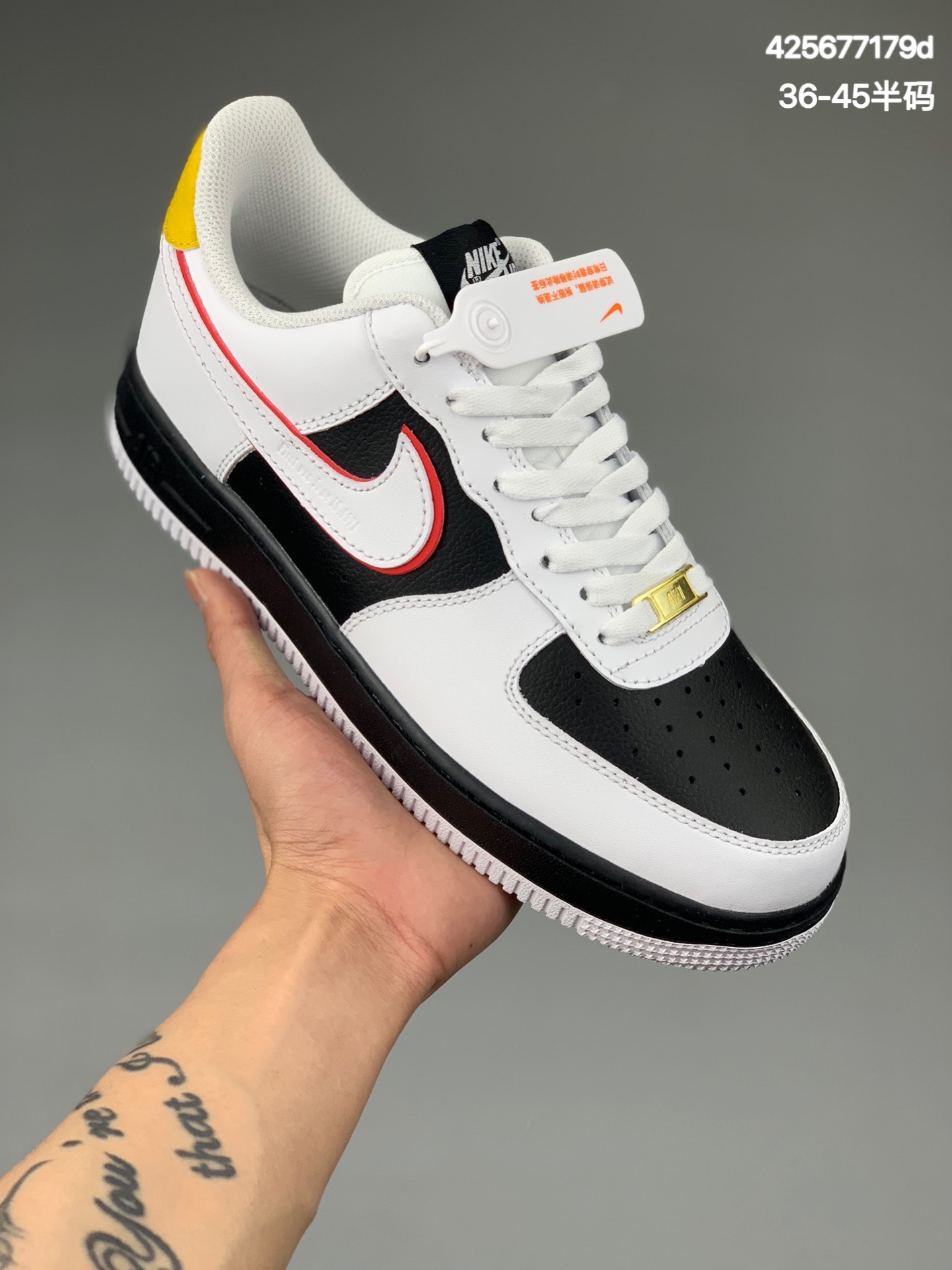 
Nike Air Force 1 Low 熊猫白黑拼接 空军一号低帮运动休闲板鞋官方同步 原装级别 原楦头原纸板  打造纯正空军版型#专注外贸渠道  全掌内置蜂窝气垫 #原盒配件 原厂中底钢印、拉帮完美   货号：SJ5588-100尺码：35.5 36 36.5 37.5 38 38.5 39 40 40.5 41 42 42.5 43 44 44.5 45
编码：425677179d