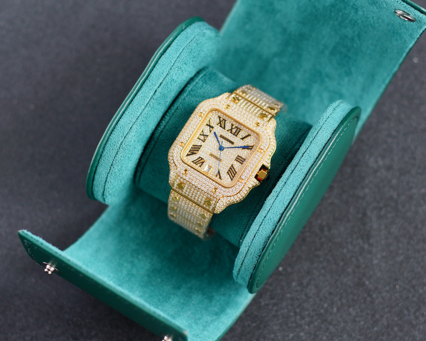 Cartier 卡地亚山度士 满天星震撼来袭 整表研发到成品历时2年 采用最先进的镶嵌工艺