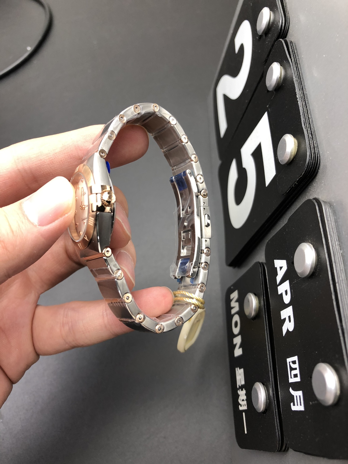 Omega 3S 玫瑰金星座