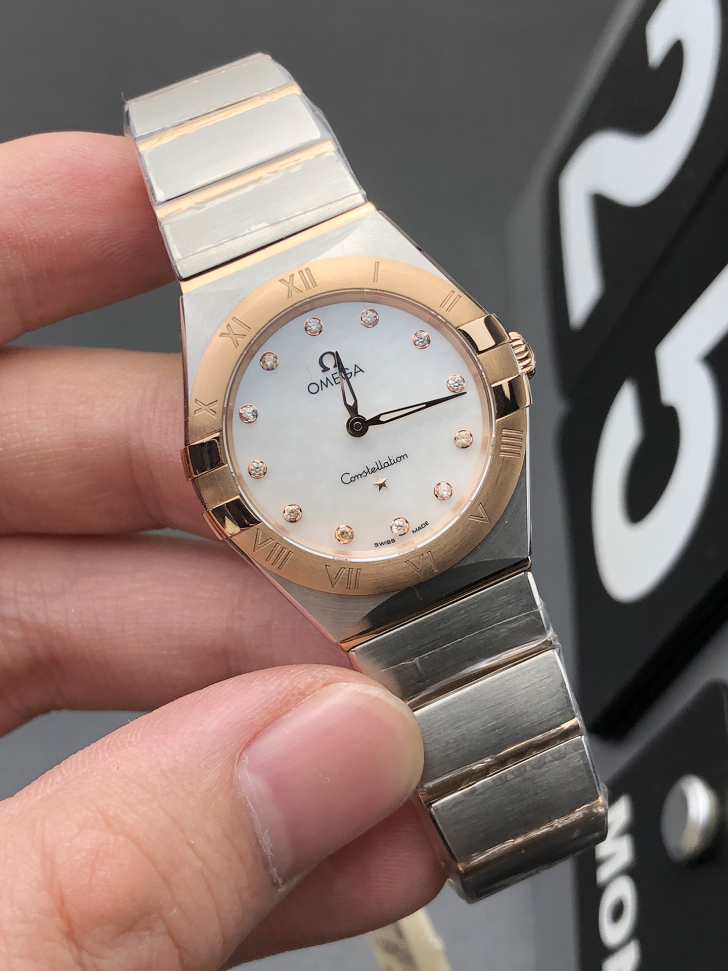 Omega 3S 玫瑰金星座