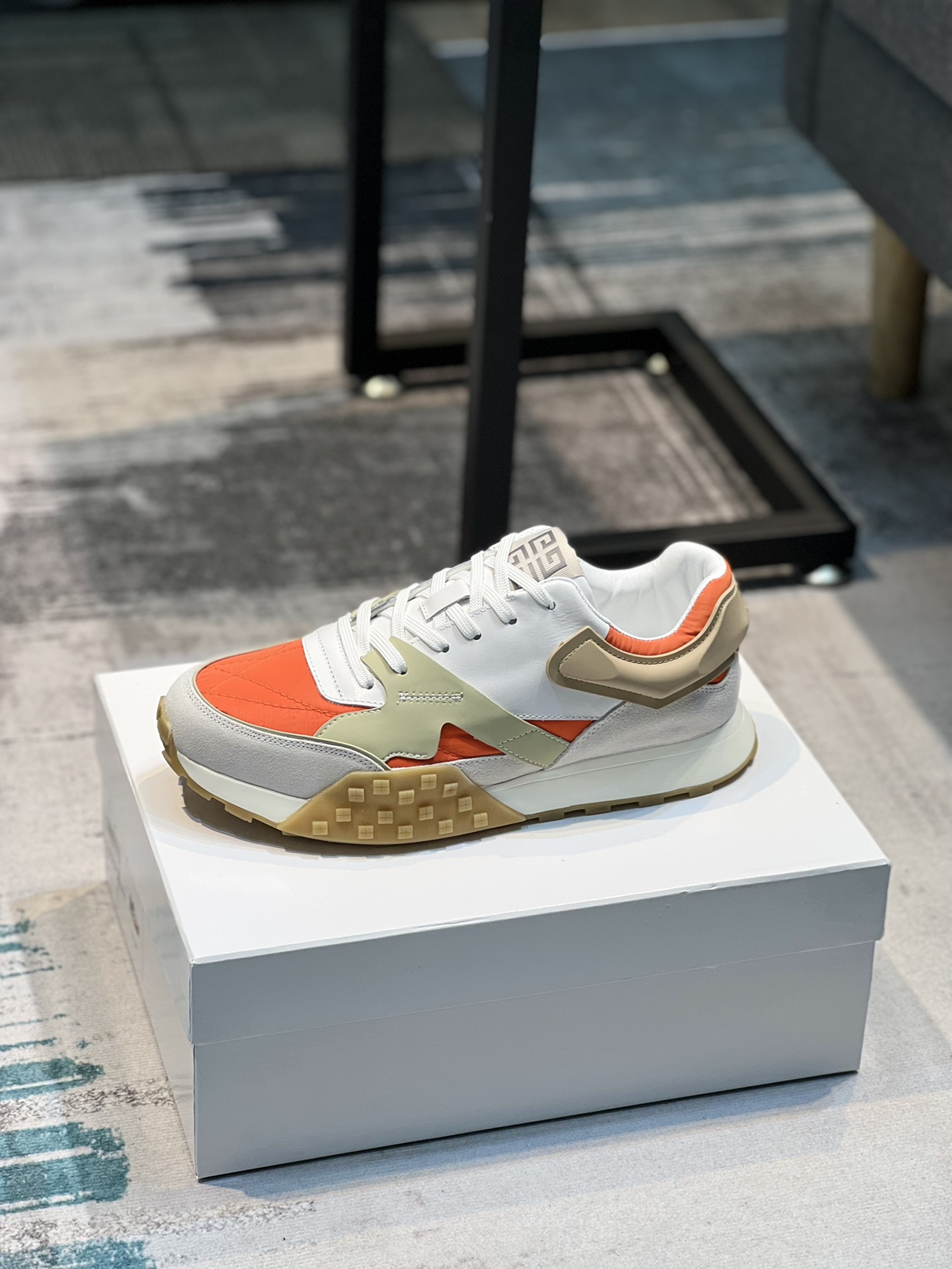 K5 GIVENCHY 纪梵希 Givenchy  低帮JAW Sneaker运动鞋🏃爆款热卖 众多红人明星秀✨造型简约且兼具时尚运动感 进口头层牛皮拼接 牛皮内里 原版大底 脚感舒适 38-44码 45订做不退换