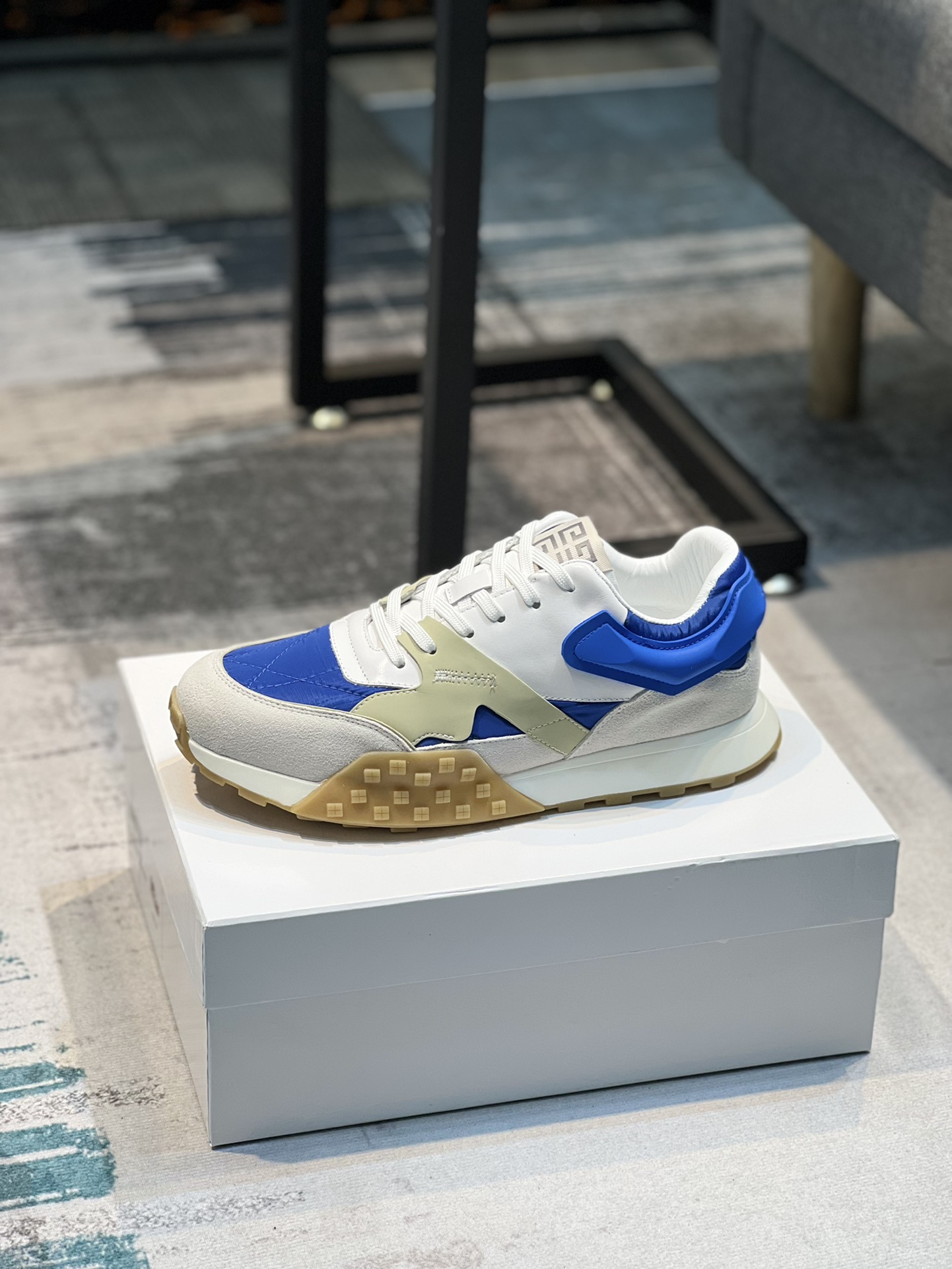 K5 GIVENCHY 纪梵希 Givenchy  低帮JAW Sneaker运动鞋🏃爆款热卖 众多红人明星秀✨造型简约且兼具时尚运动感 进口头层牛皮拼接 牛皮内里 原版大底 脚感舒适 38-44码 45订做不退换