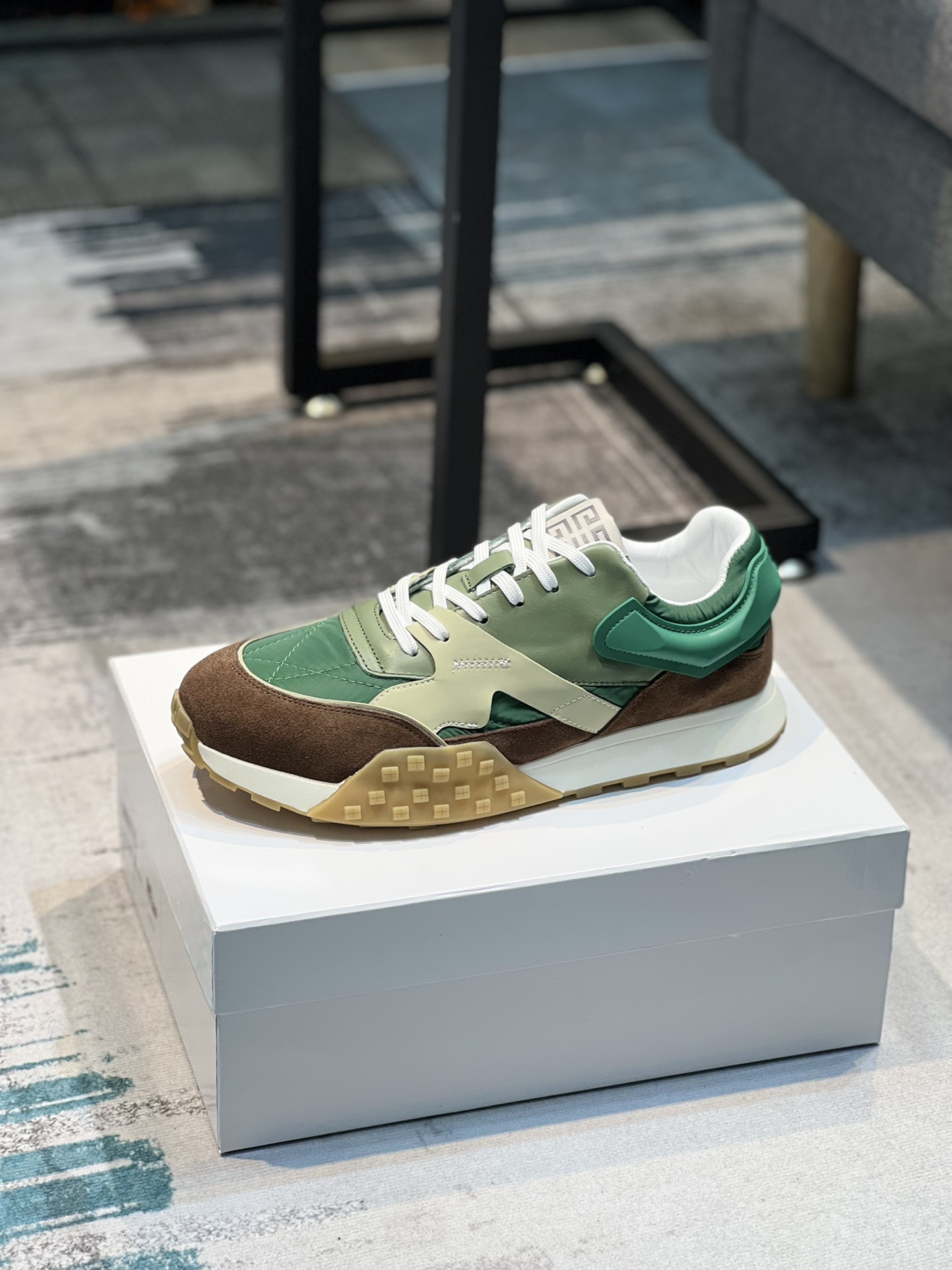 K5 GIVENCHY 纪梵希 Givenchy  低帮JAW Sneaker运动鞋🏃爆款热卖 众多红人明星秀✨造型简约且兼具时尚运动感 进口头层牛皮拼接 牛皮内里 原版大底 脚感舒适 38-44码 45订做不退换