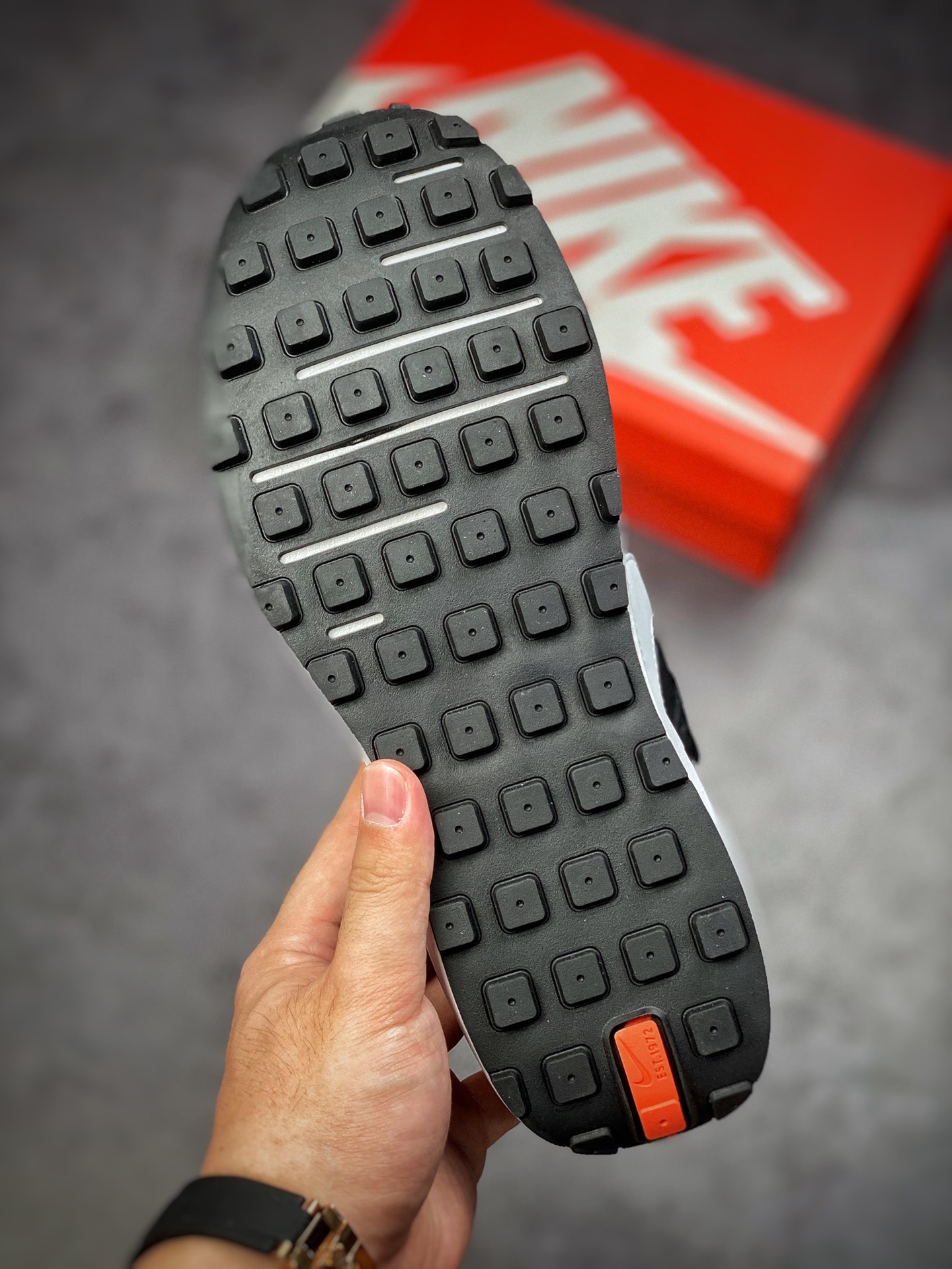 220 Nike Waffle One 黑白 此款将传统的莫卡辛风格鞋面 DC2533-001-莆田鞋,莆田鞋货源,高仿鞋,高仿鞋货源,安福档口,莆田高仿鞋,莆田鞋批发,高仿鞋批发,莆田高仿运动鞋,高仿运动鞋,莆田运动鞋 220 Nike Waffle One 黑白 此款将传统的莫卡辛风格鞋面 DC2533-001