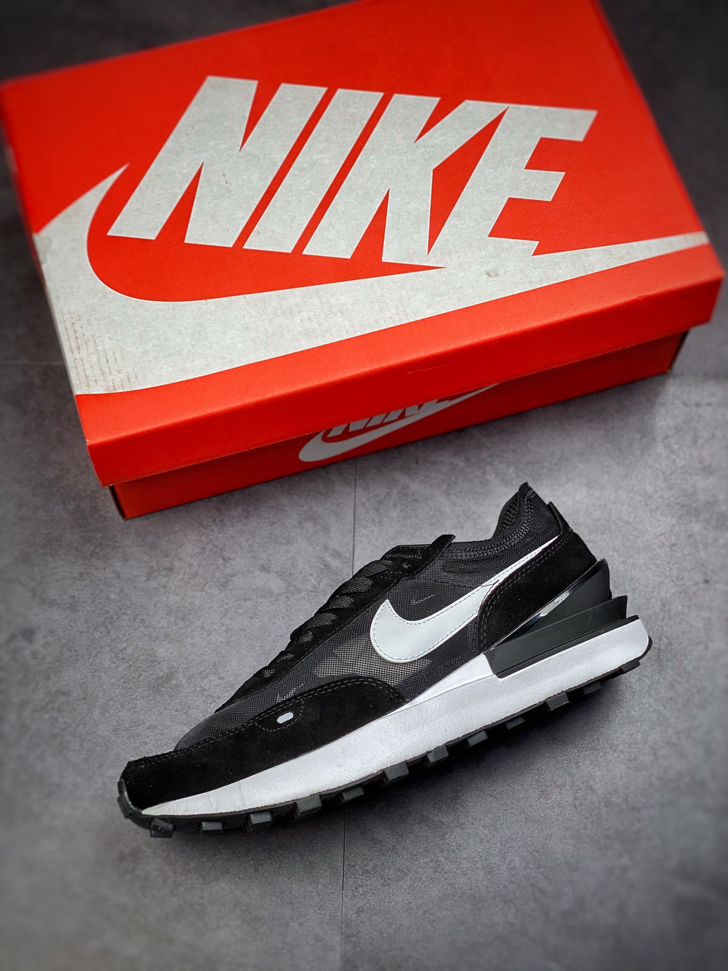 220 Nike Waffle One 黑白 此款将传统的莫卡辛风格鞋面 DC2533-001-莆田鞋,莆田鞋货源,高仿鞋,高仿鞋货源,安福档口,莆田高仿鞋,莆田鞋批发,高仿鞋批发,莆田高仿运动鞋,高仿运动鞋,莆田运动鞋 220 Nike Waffle One 黑白 此款将传统的莫卡辛风格鞋面 DC2533-001