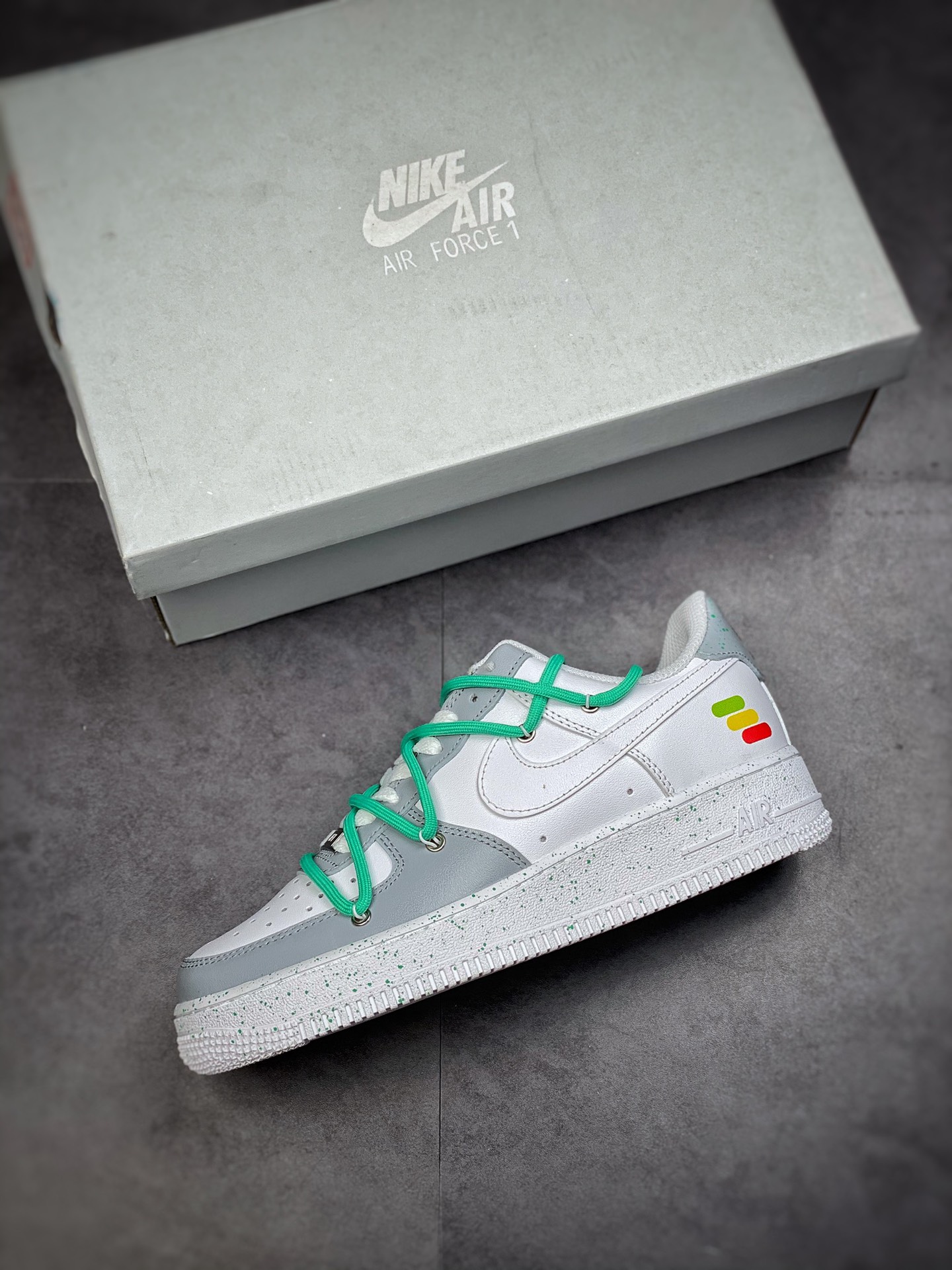 200 Nike Air Force 1 Low 07 灰白绿绑绳 CW2288-111