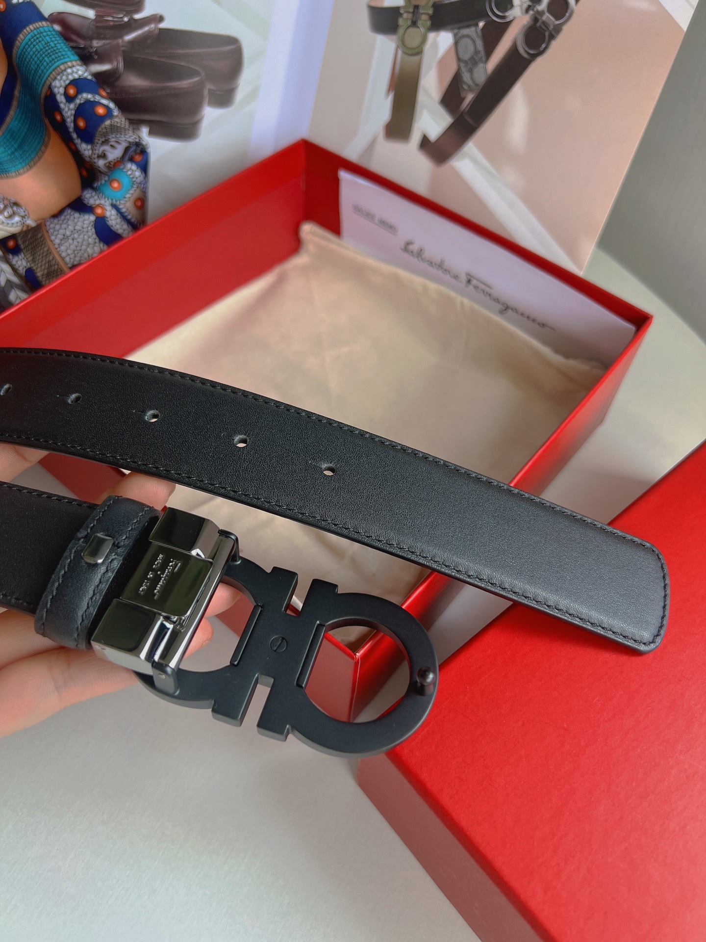 Ferragamo菲拉格慕   精品8字专柜版型金属扣男士3.5cm腰带