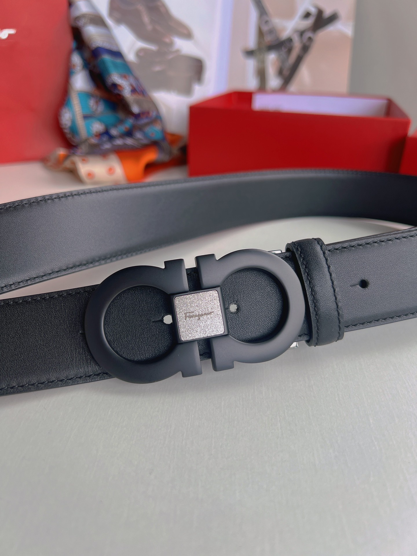Ferragamo菲拉格慕   精品8字专柜版型金属扣男士3.5cm腰带