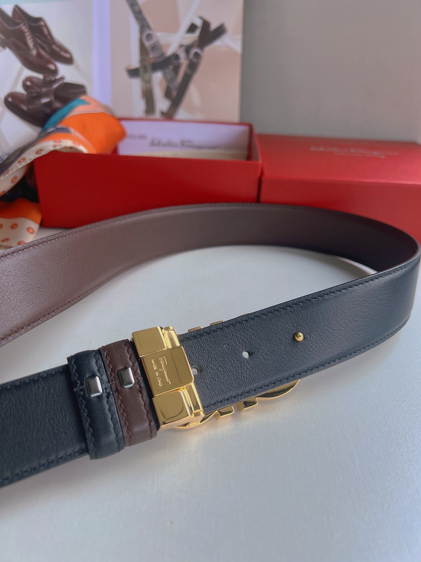 Ferragamo菲拉格慕   精品8字专柜版型金属扣男士3.5cm腰带