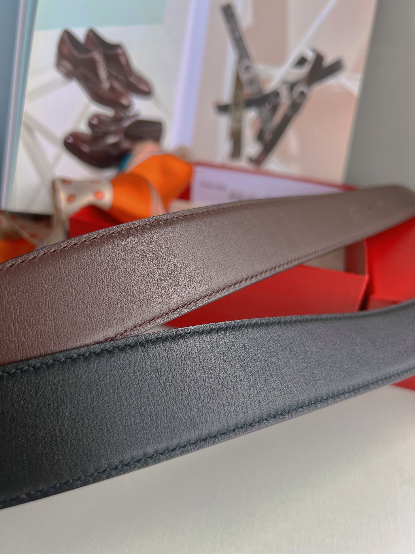 Ferragamo菲拉格慕   精品8字专柜版型金属扣男士3.5cm腰带