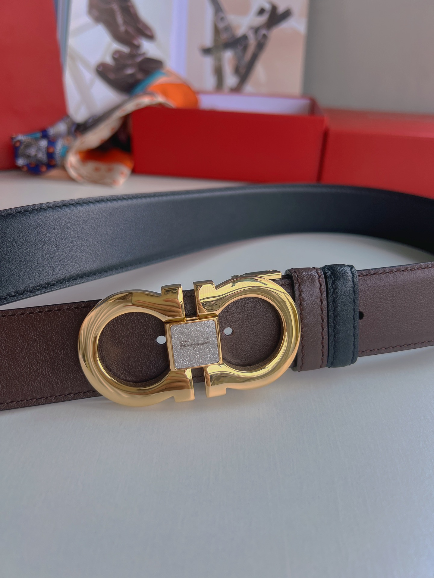 Ferragamo菲拉格慕   精品8字专柜版型金属扣男士3.5cm腰带