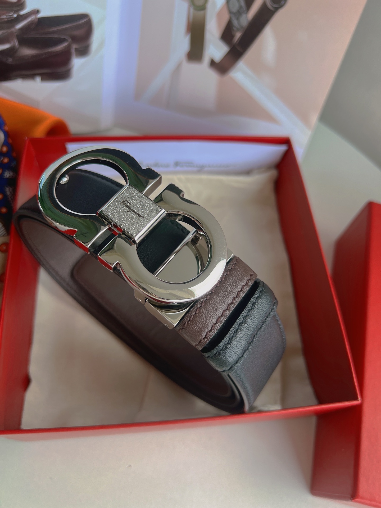 Ferragamo菲拉格慕   精品8字专柜版型金属扣男士3.5cm腰带