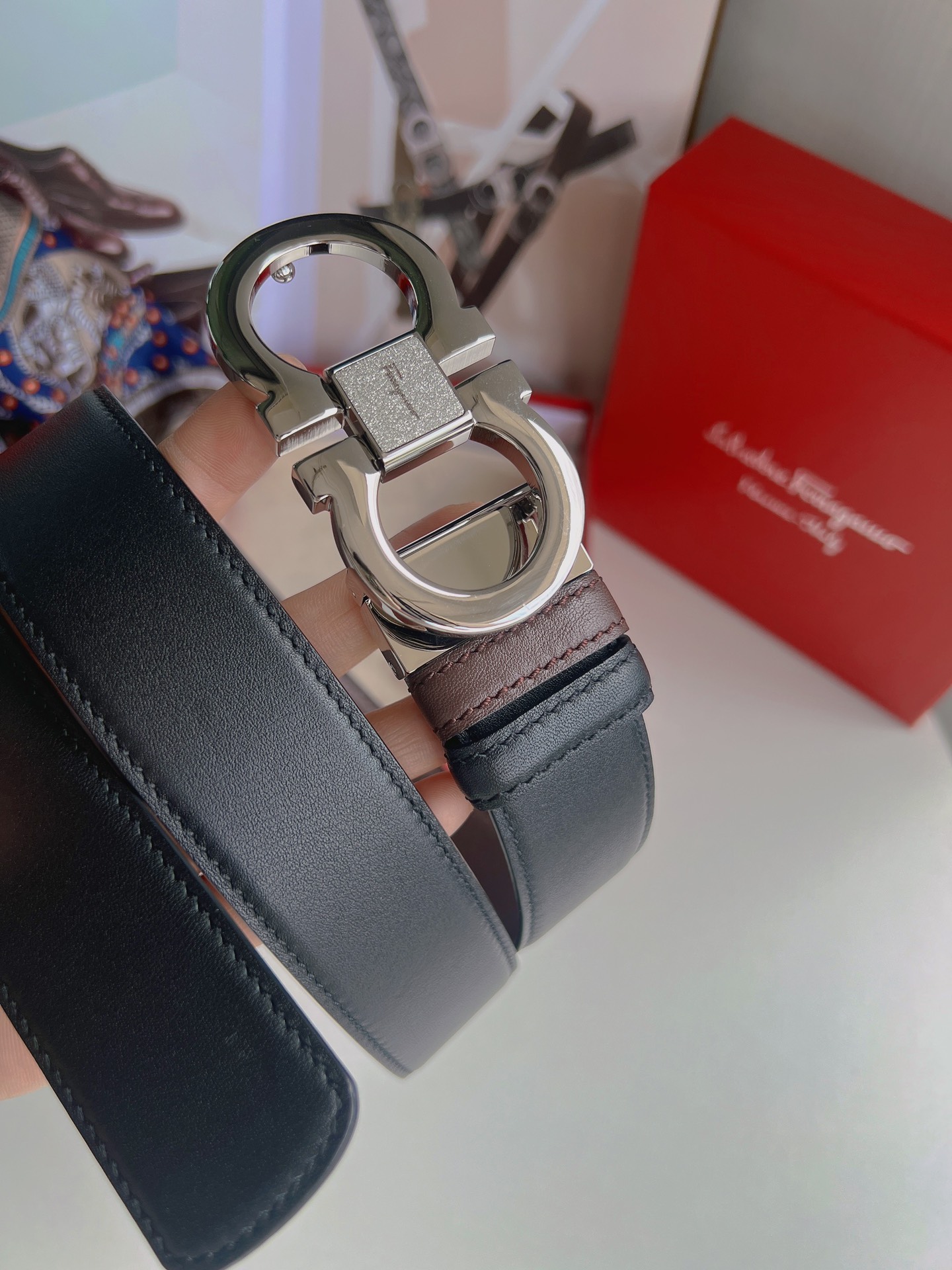 Ferragamo菲拉格慕   精品8字专柜版型金属扣男士3.5cm腰带