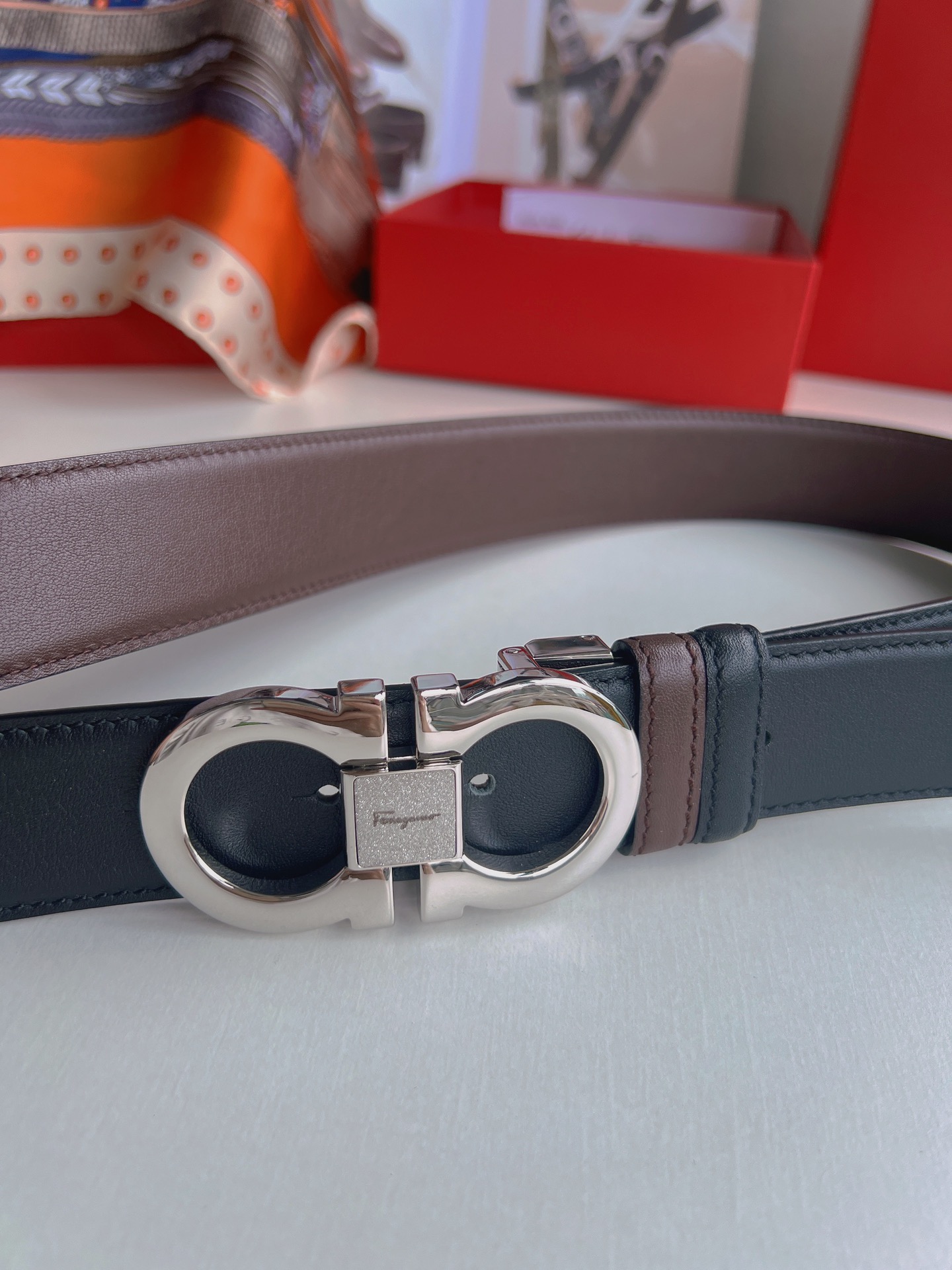 Ferragamo菲拉格慕   精品8字专柜版型金属扣男士3.5cm腰带