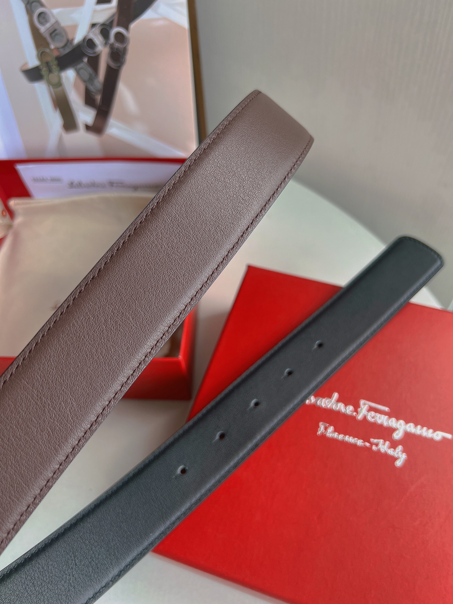 Ferragamo菲拉格慕   精品8字专柜版型金属扣男士3.5cm腰带
