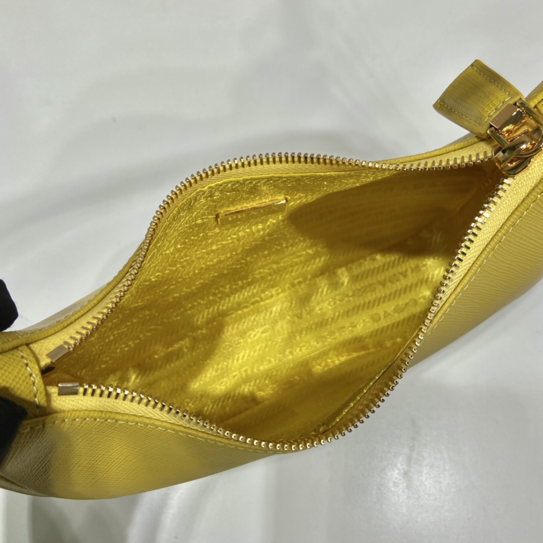 PRADA普拉达进口十字纹牛皮Hobo手拎/腋下包/斜挎包1BC204B