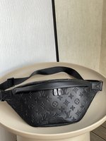 Louis Vuitton LV Discovery Belt Bags & Fanny Packs Black Cowhide Vintage M46036