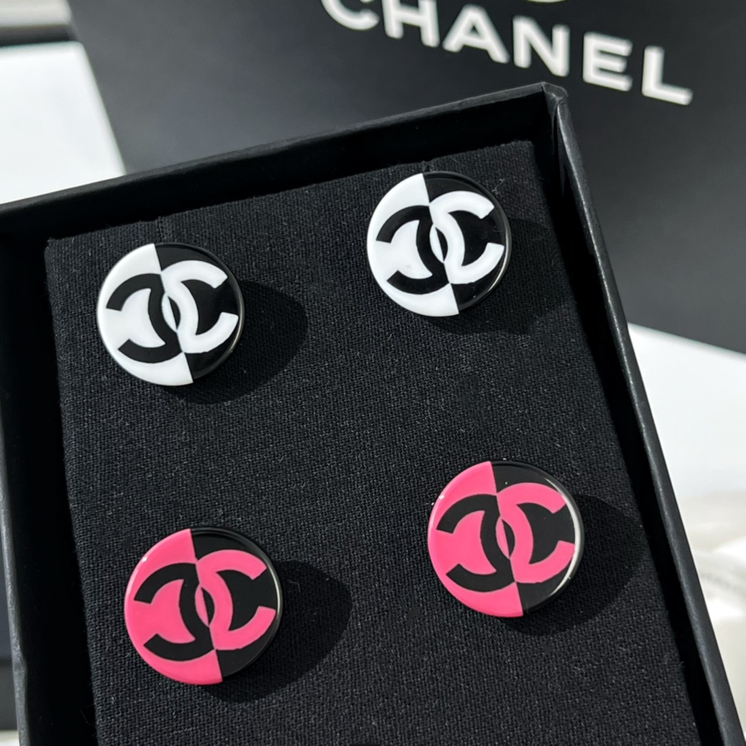 新款☑️CHANEL香奈儿双c亚克力耳钉耳环