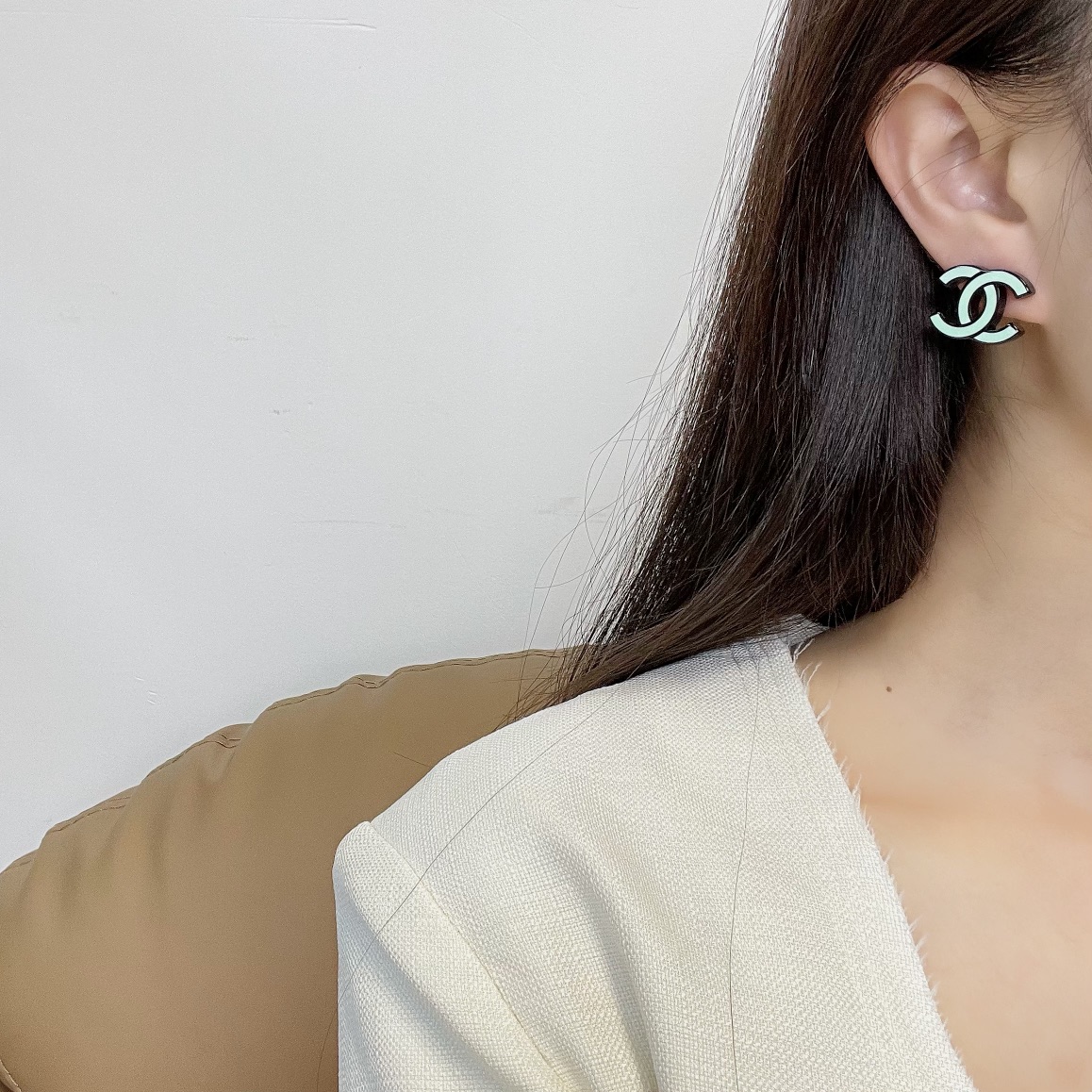 新款☑️CHANEL香奈儿双c亚克力耳钉耳环